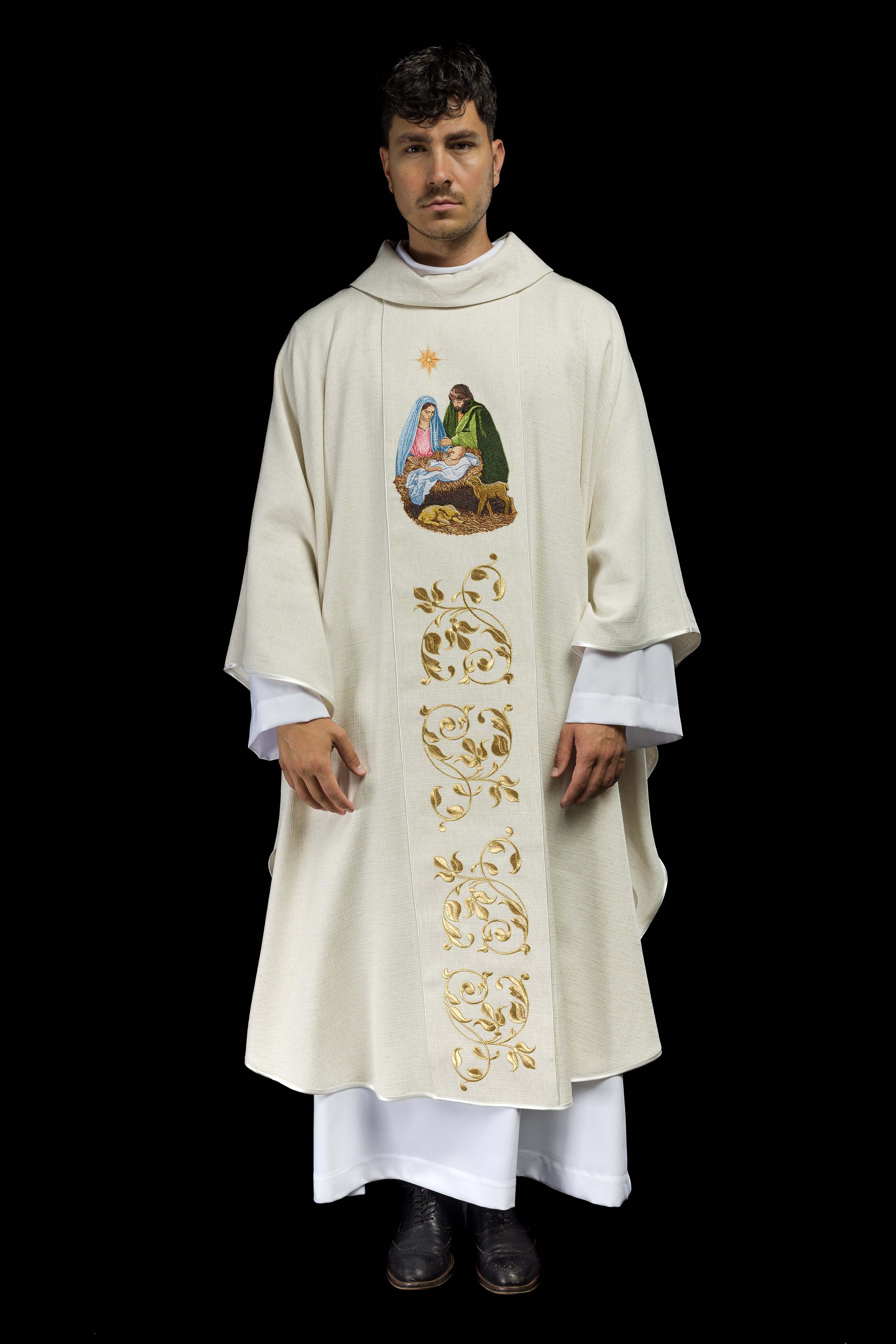 Casula ricamata con immagine della Sacra Famiglia tessuto naturale