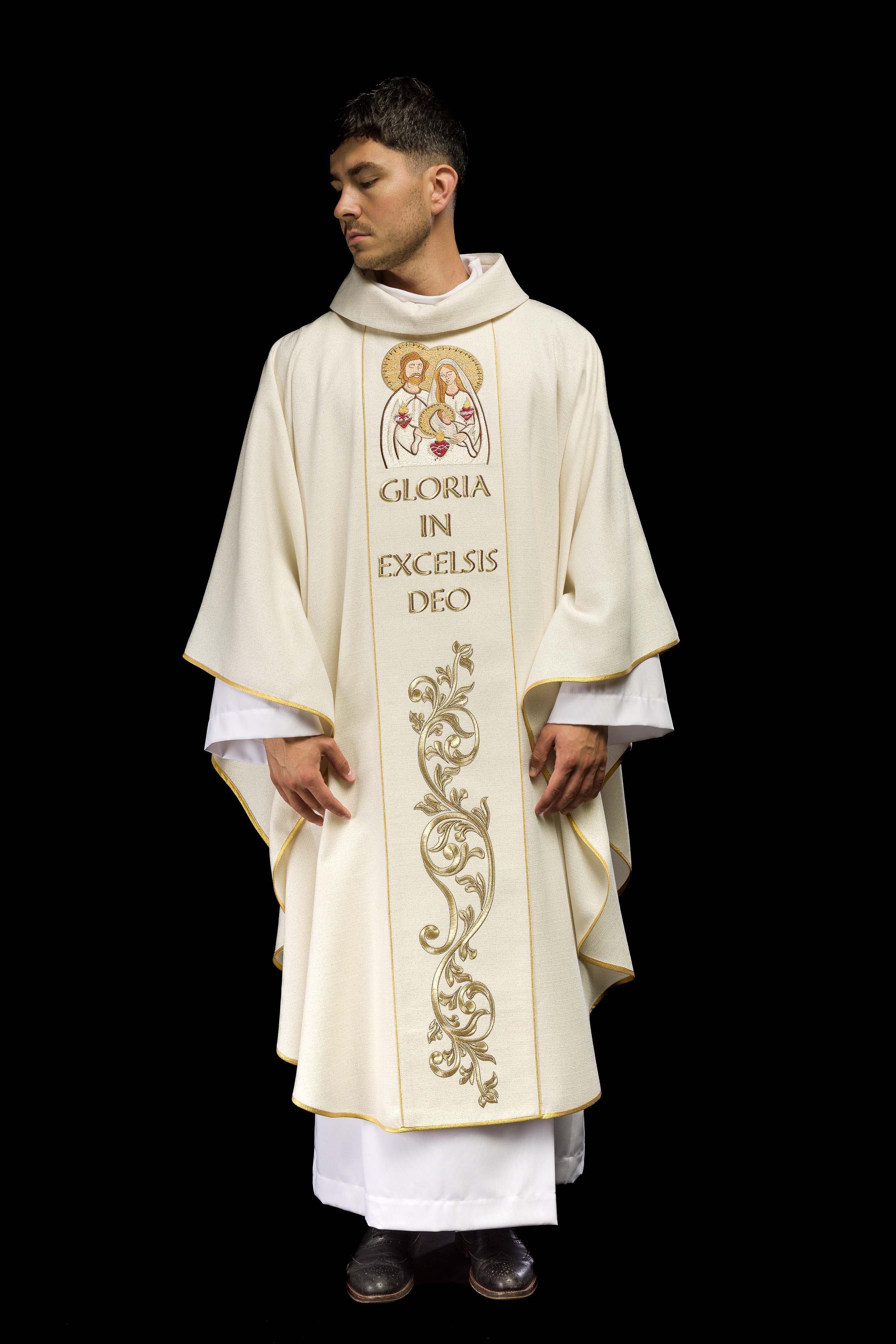 Casula natalizia ricamata con l'immagine della Sacra Famiglia