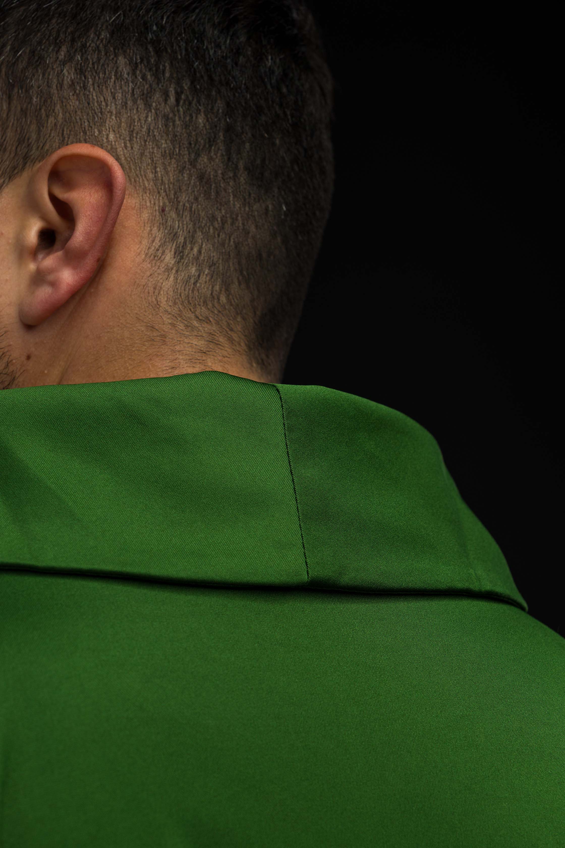 Casula ricamata con croce verde, maglia leggera SACROLITE