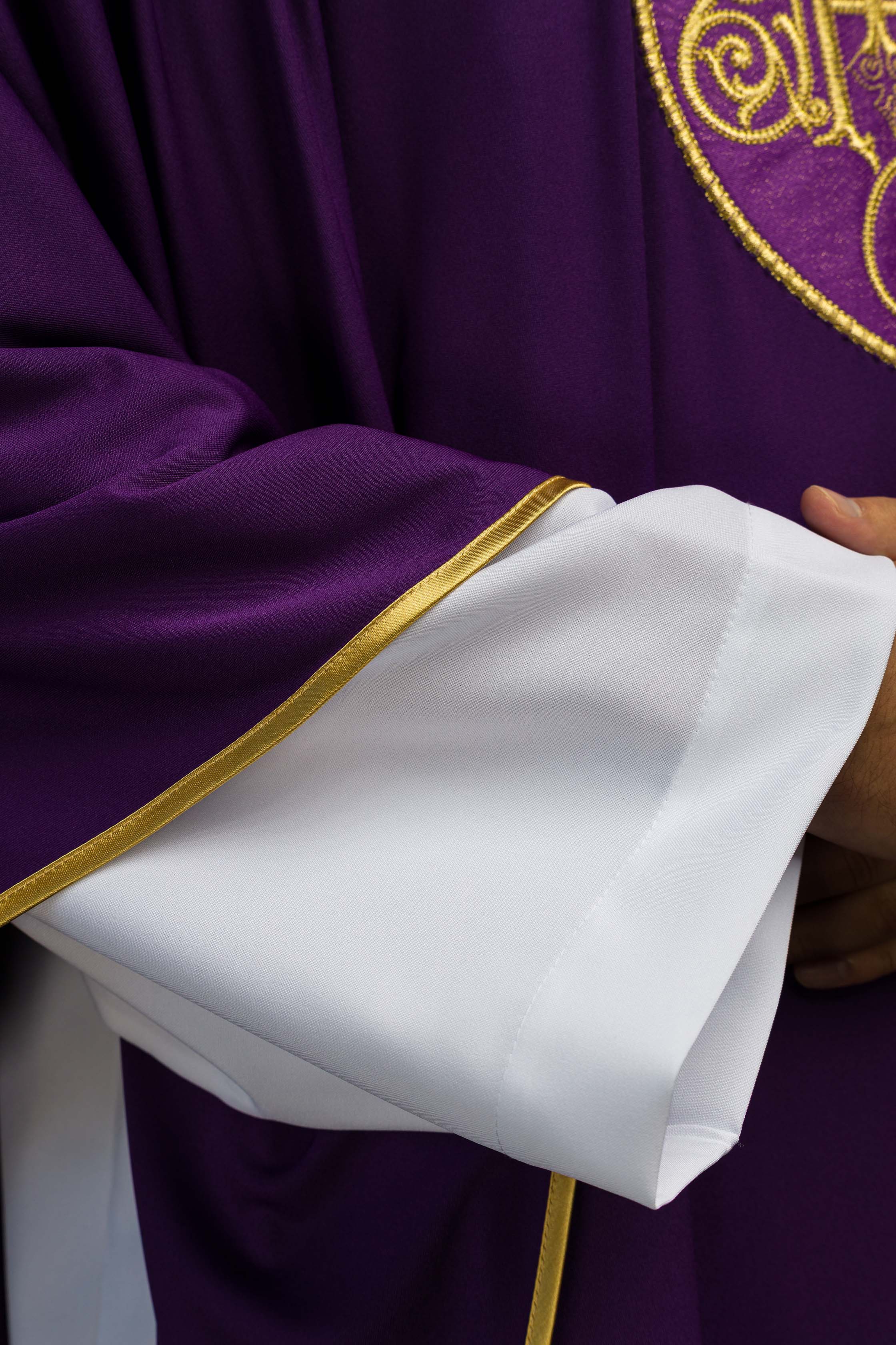 Casula ricamata IHS maglia leggera SACROLITE