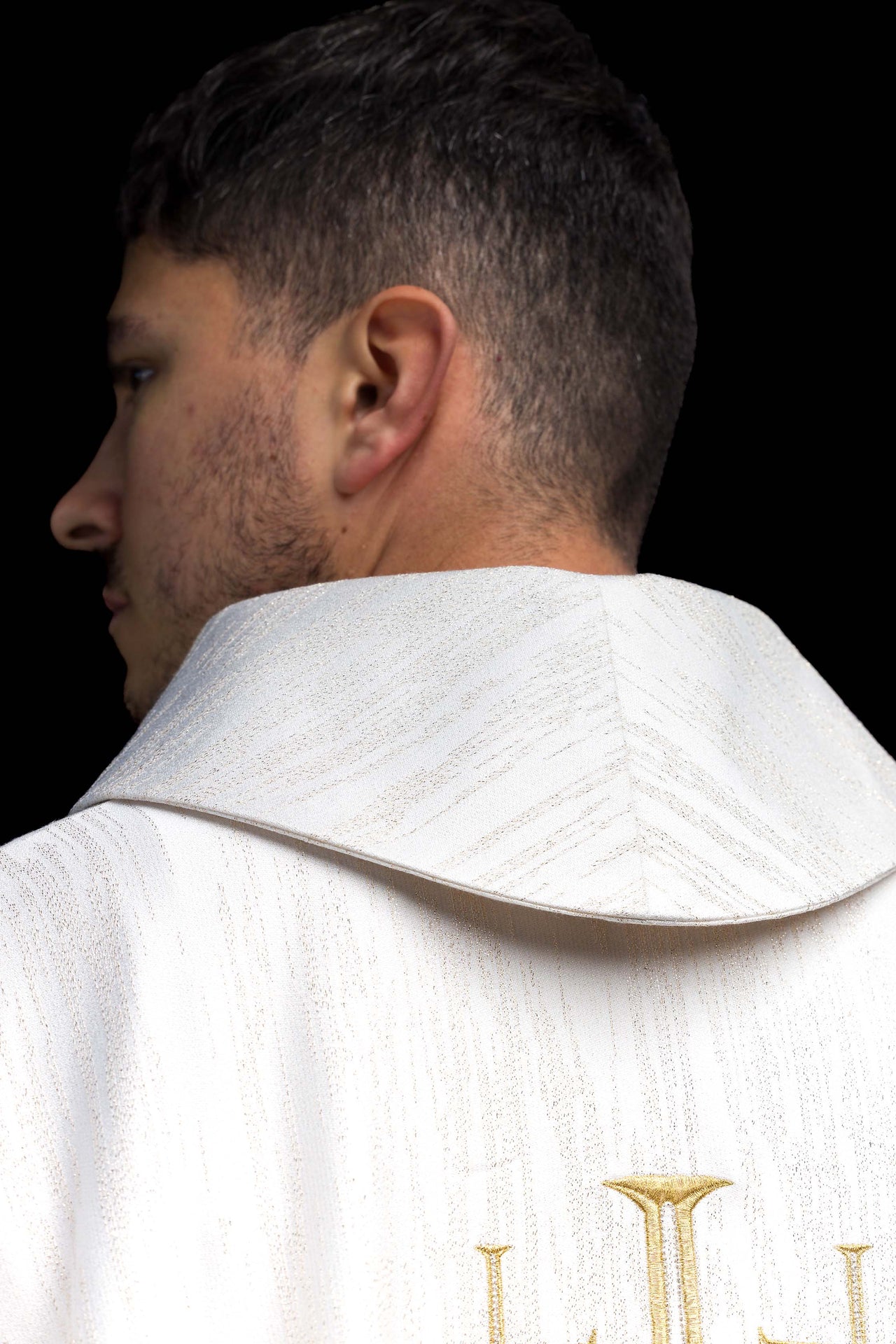 Casula ricamata con la Croce di Gerusalemme – Ecru