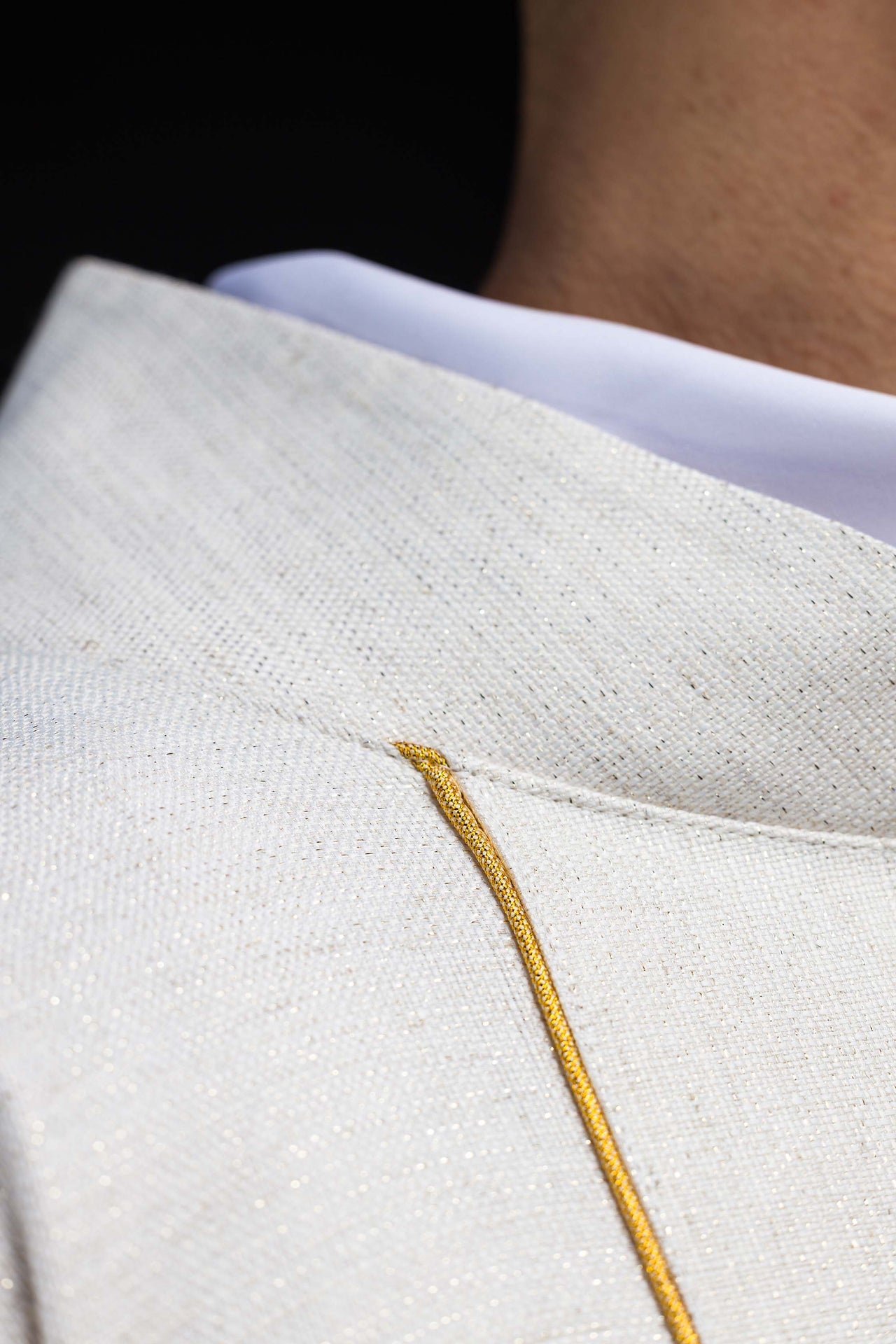 Casula ricamata con la Croce di Gerusalemme – ecru