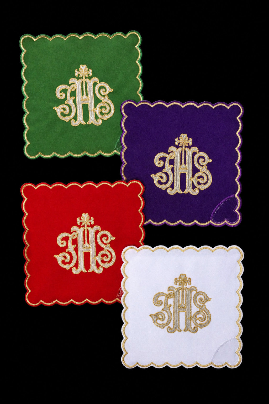 Set di quattro palle da calice ricamate con motivo IHS