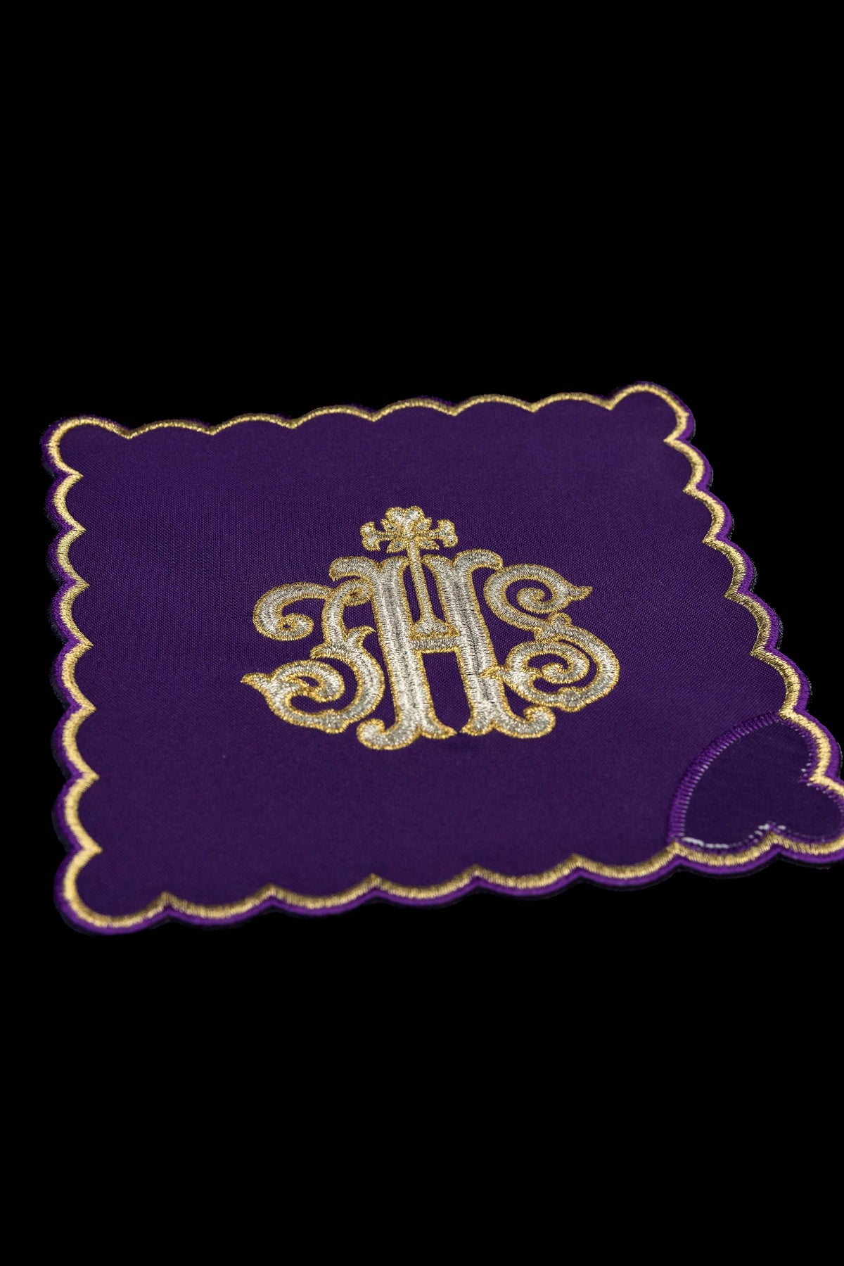 Set di quattro palle da calice ricamate con motivo IHS