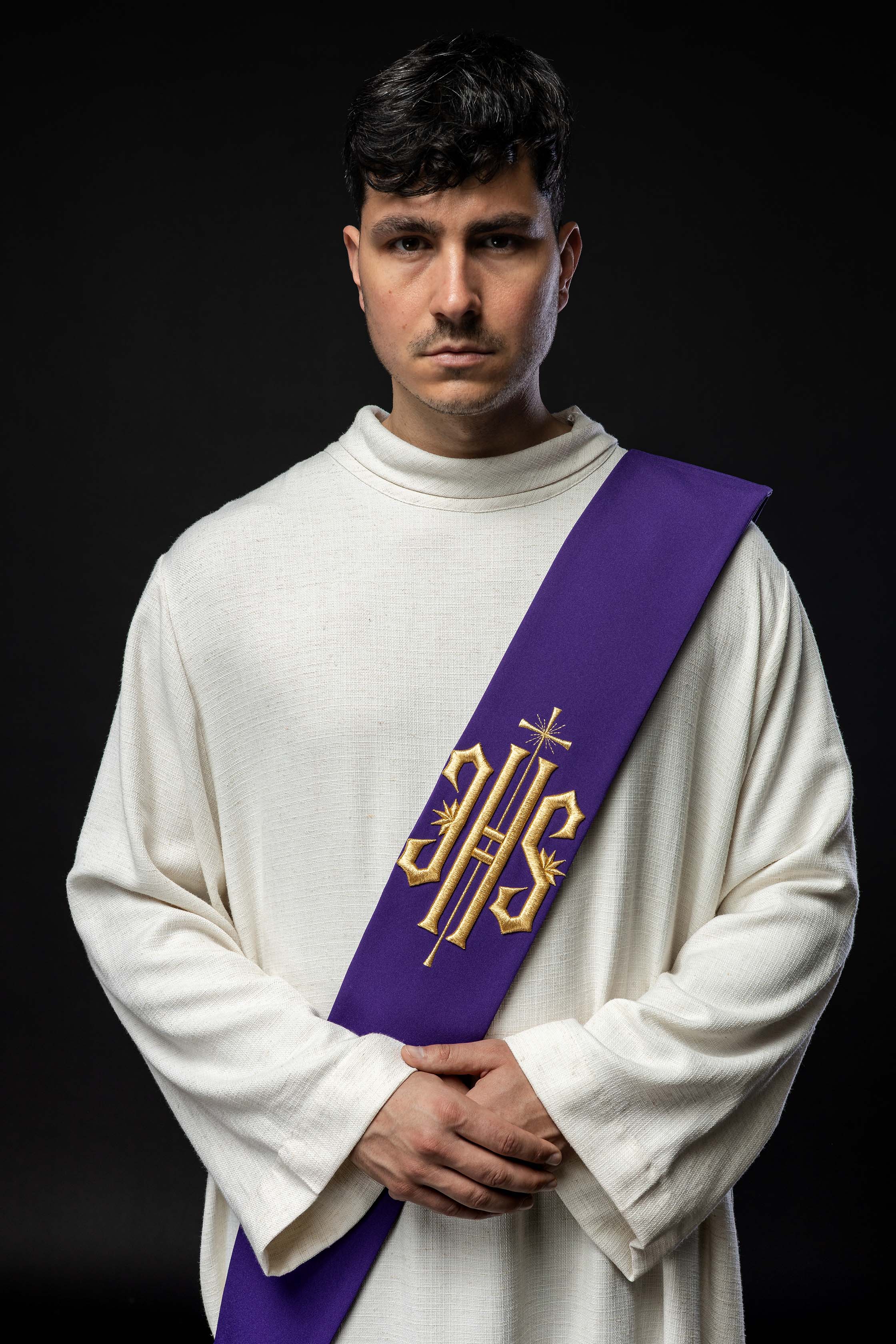 Stola diaconale ricamata IHS con Croce Viola