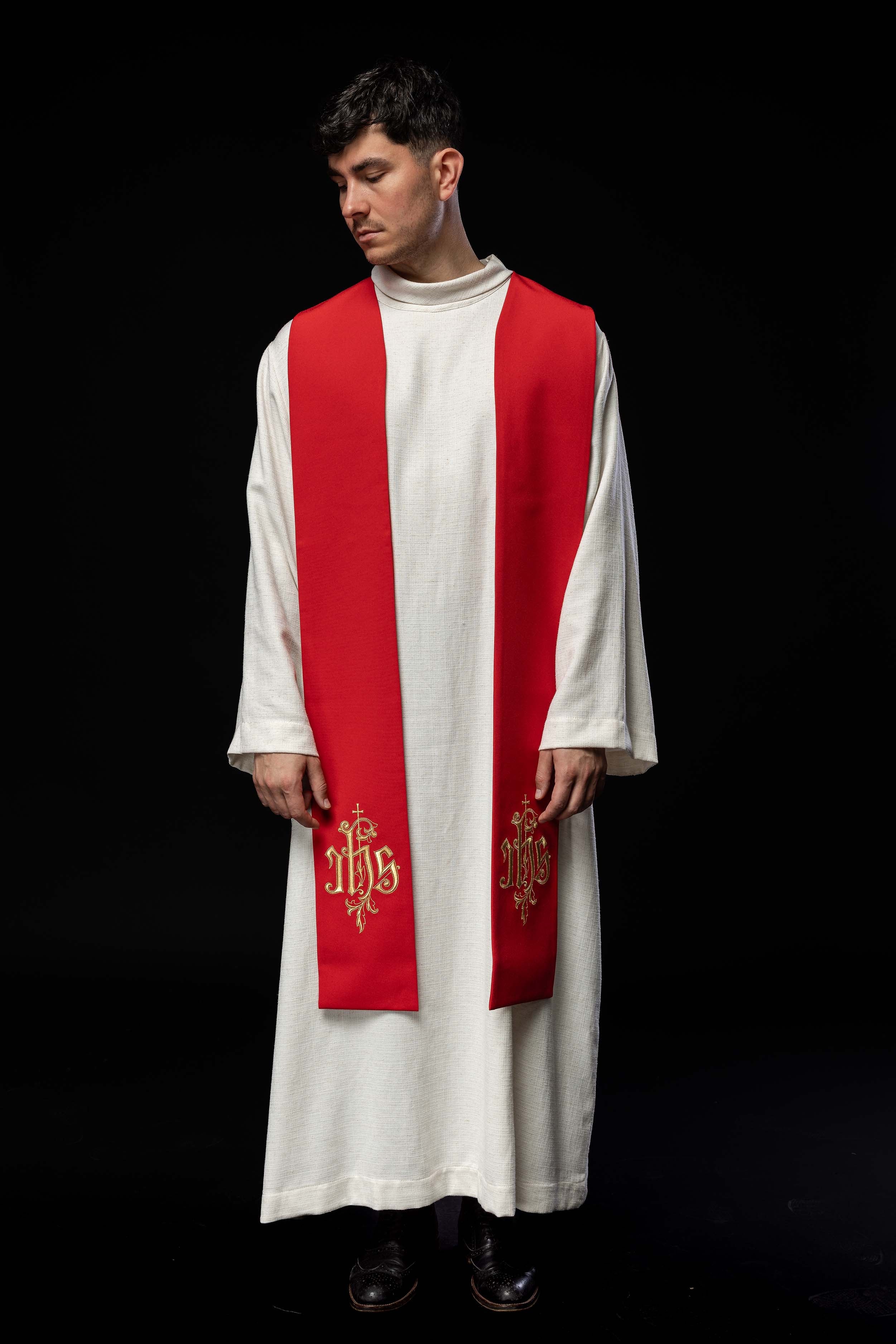 Stola Rossa ricamata IHS