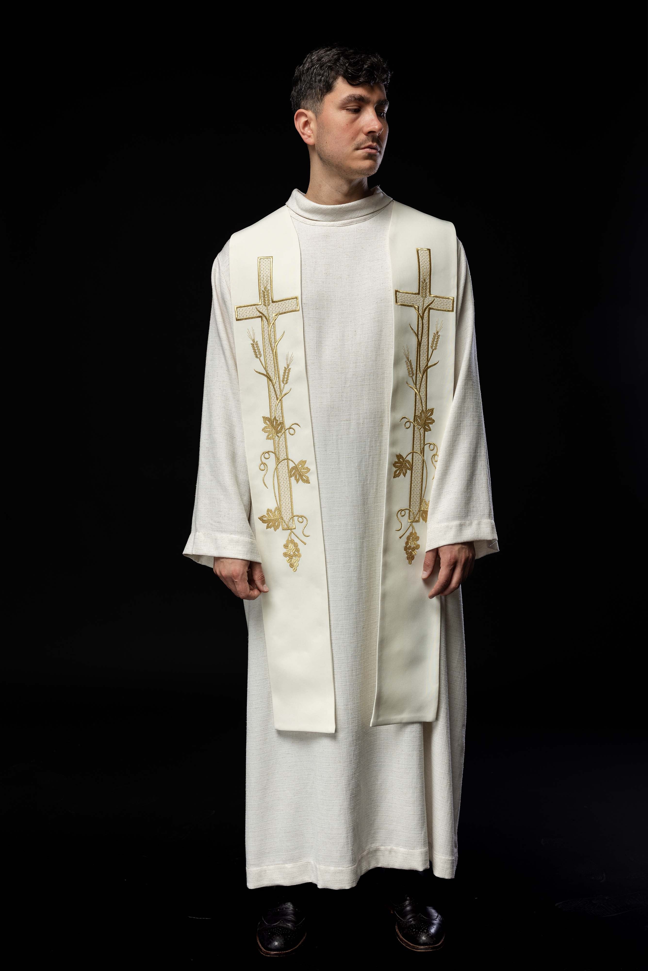 Stola écru ricamata Alpha e Omega