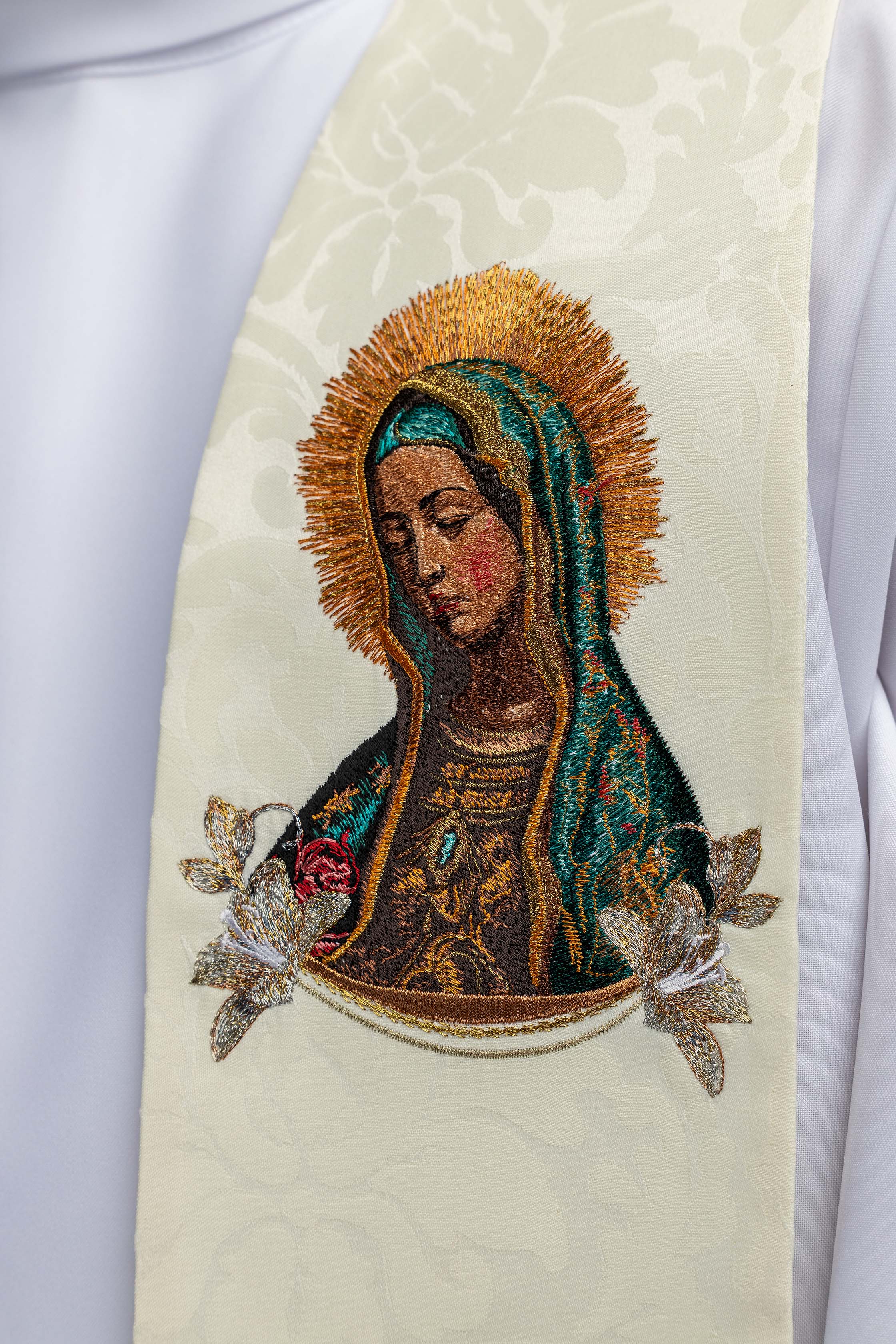 Stola ricamata con l’immagine di Nostra Signora di Guadalupe