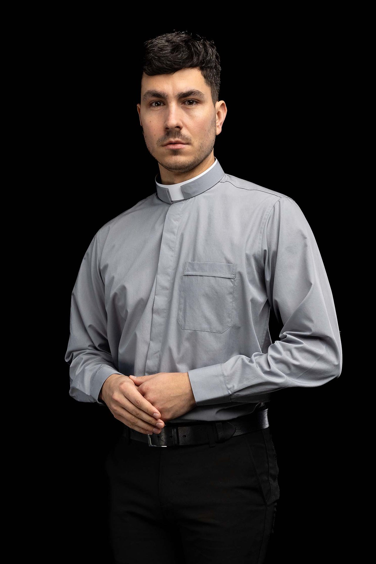 Camicia clergy romana grigio chiaro a maniche lunghe con colletto romano