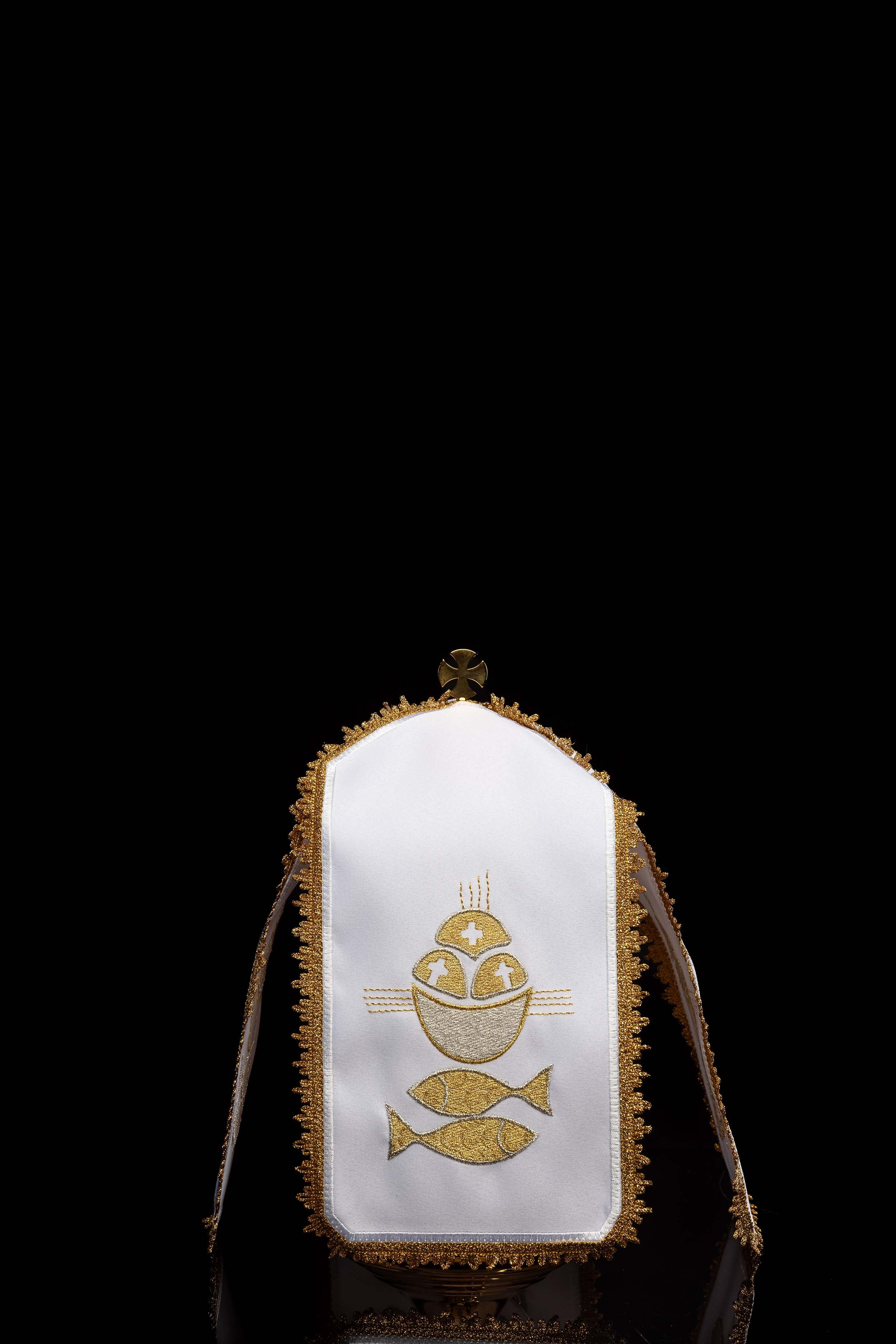 Copripisside ricamo Croce e Pesci