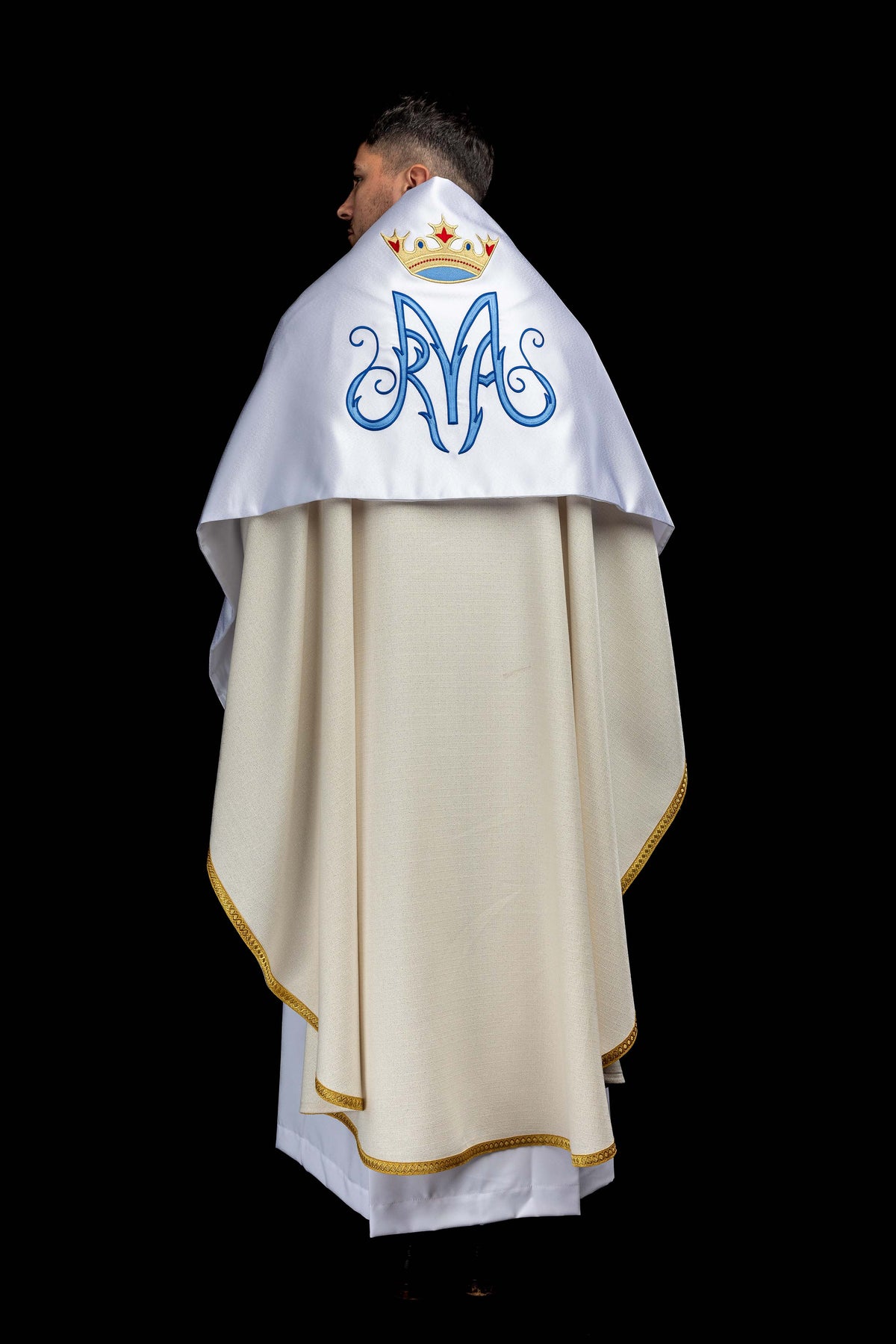 Velo omerale bianco con simbolo mariano ricamato