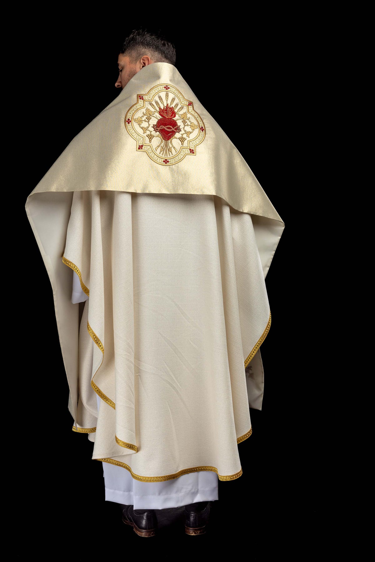 Velo omerale dorato con simbolo del Sacro Cuore di Gesù ricamato