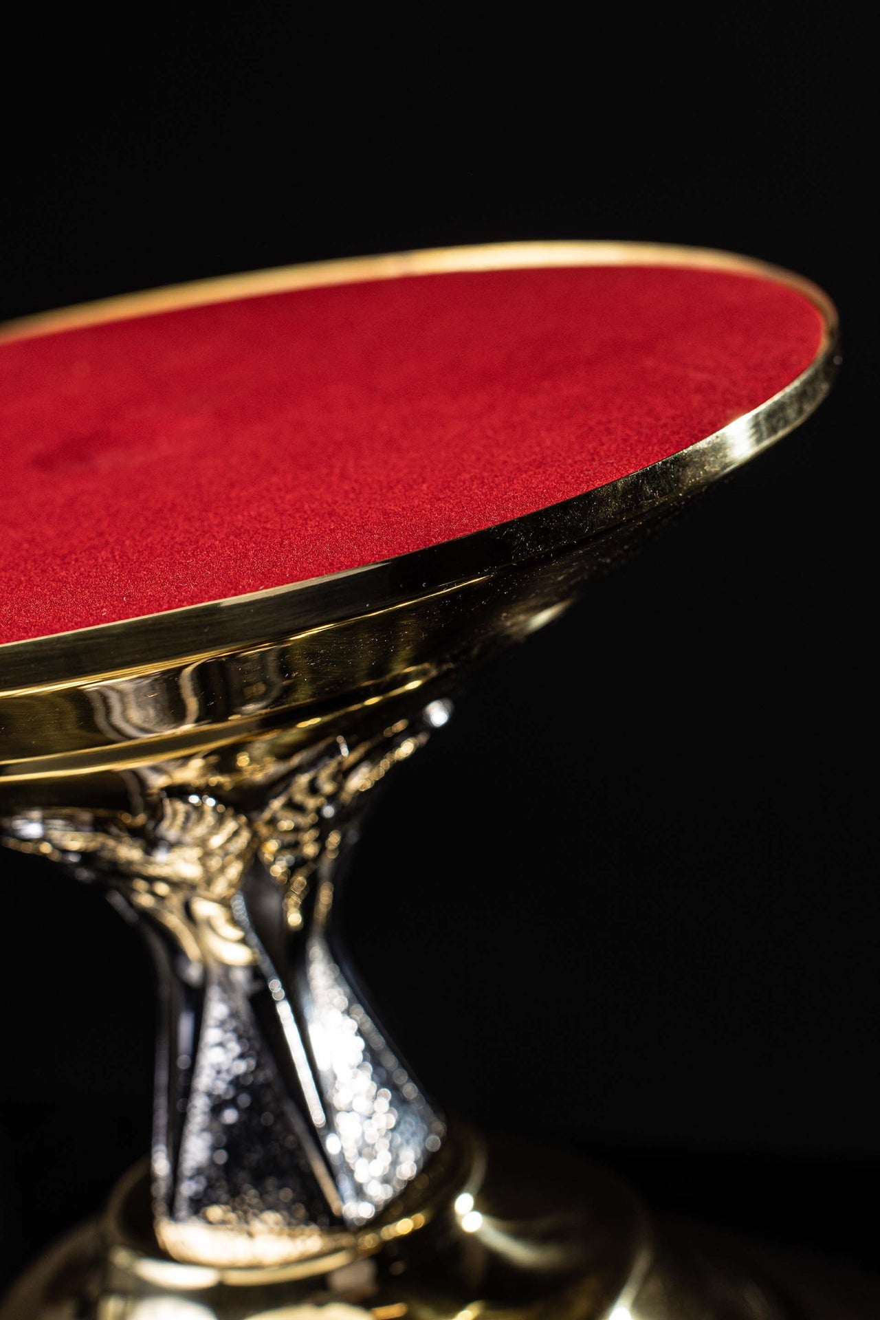Trono per ostensorio artigianale in ottone dorato