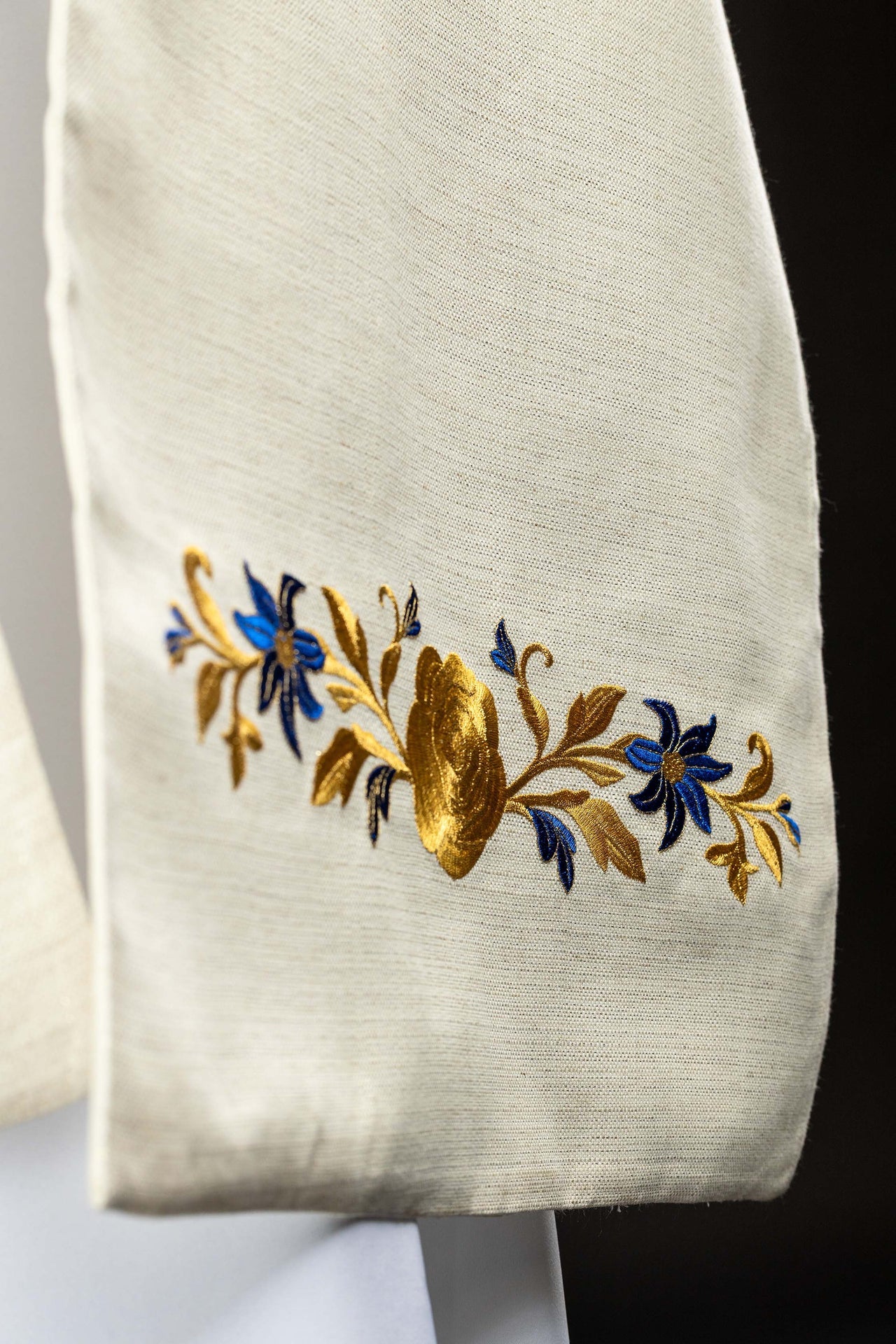 Welon haftowany z symbolem maryjnym - ORNATY.PL