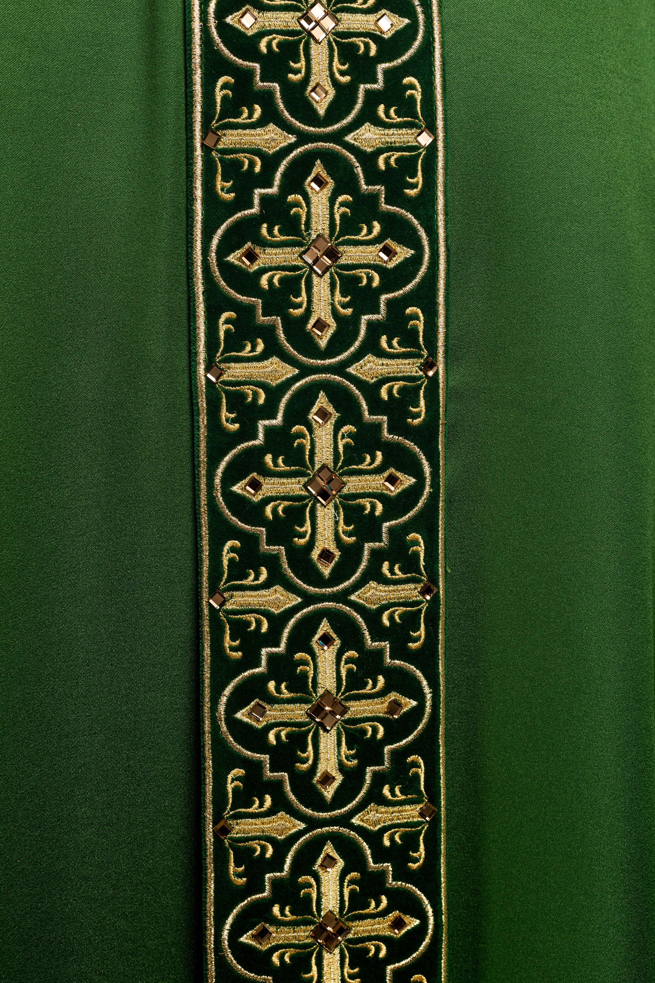 Casula Verde riccamente ricamata decorazione con le pietre