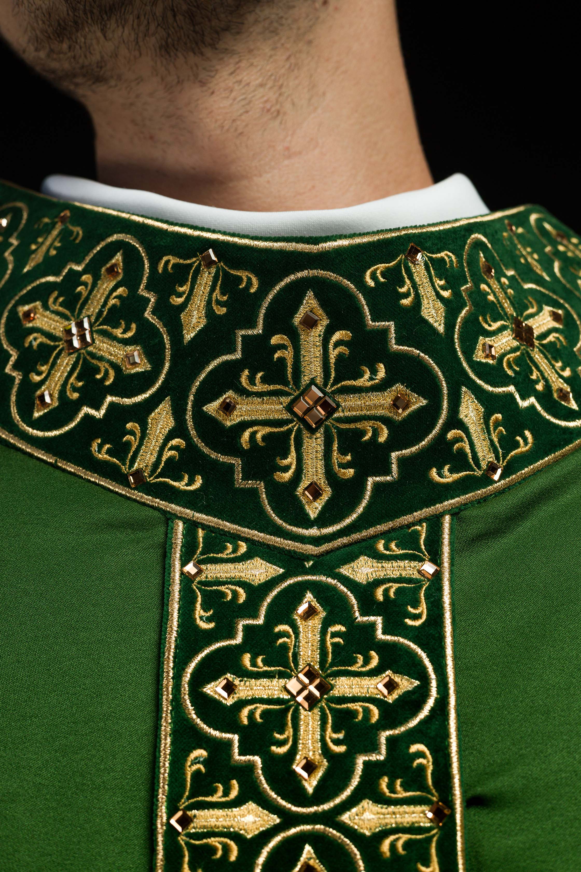 Casula Verde con Stolone ricamato motivo Croce