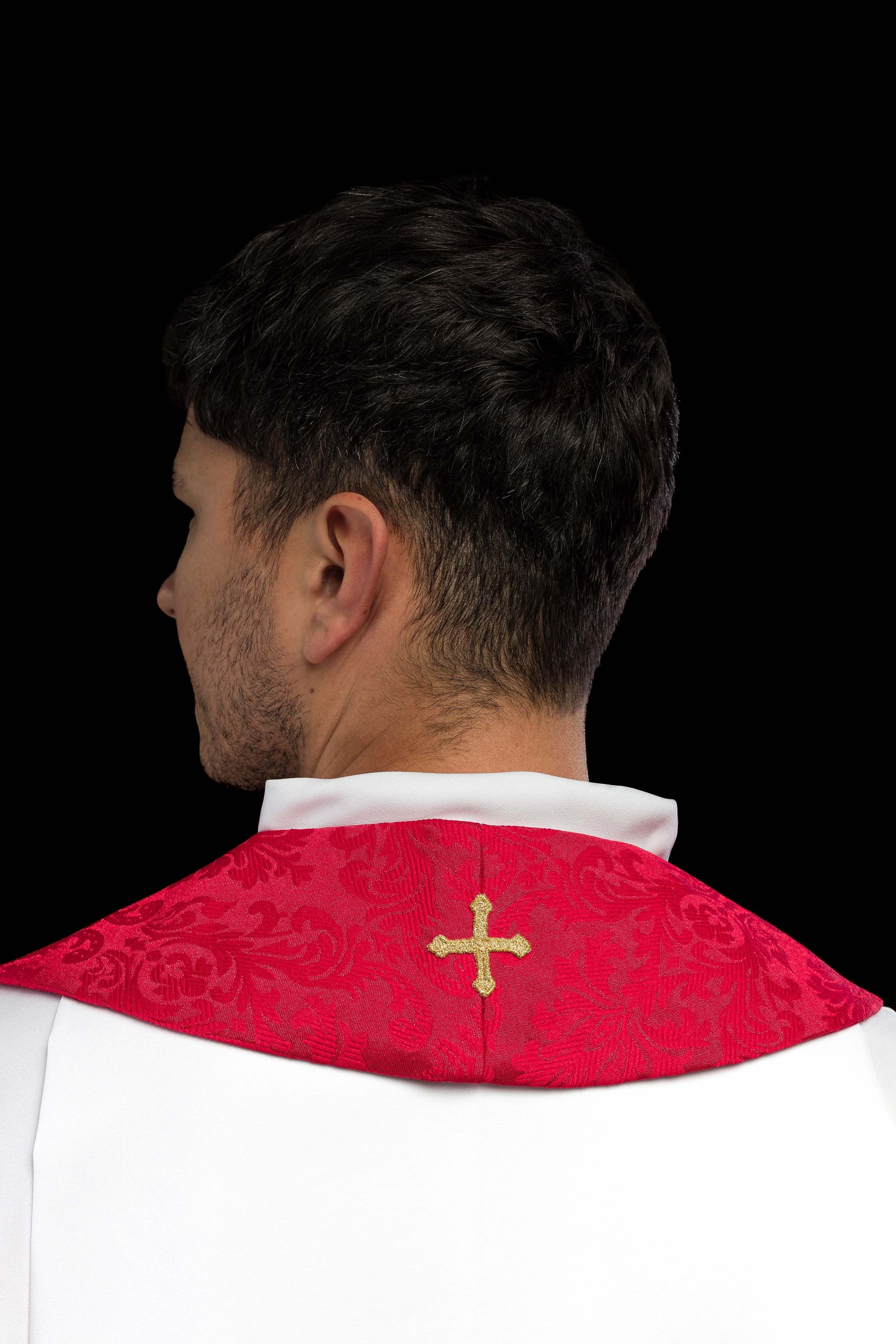 Stola ricamata in tessuto jacquard con motivi di croci rossa