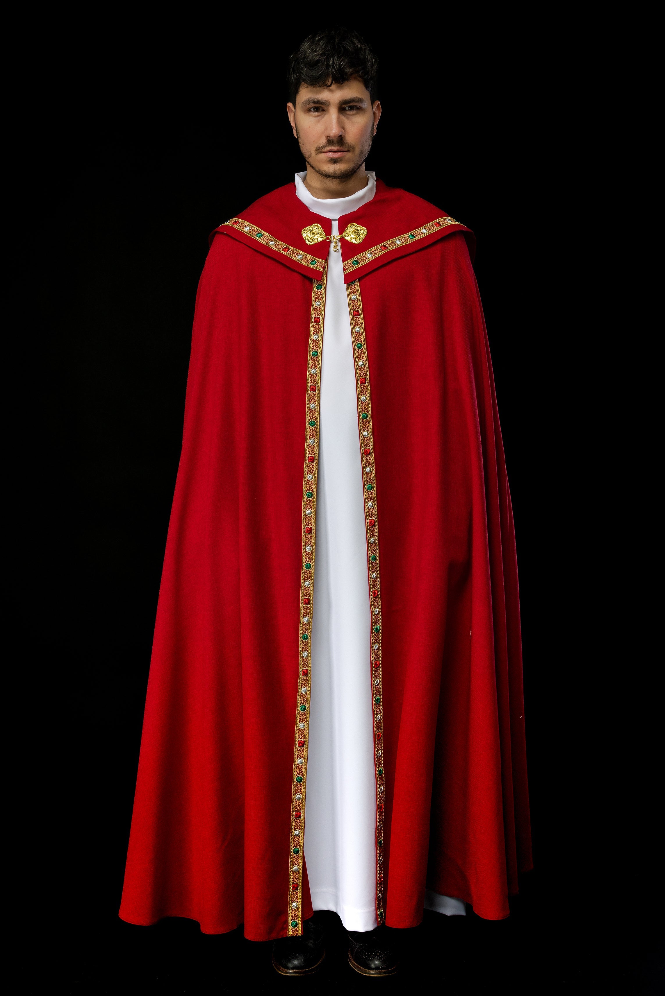 Piviale liturgico rosso con IHS oro