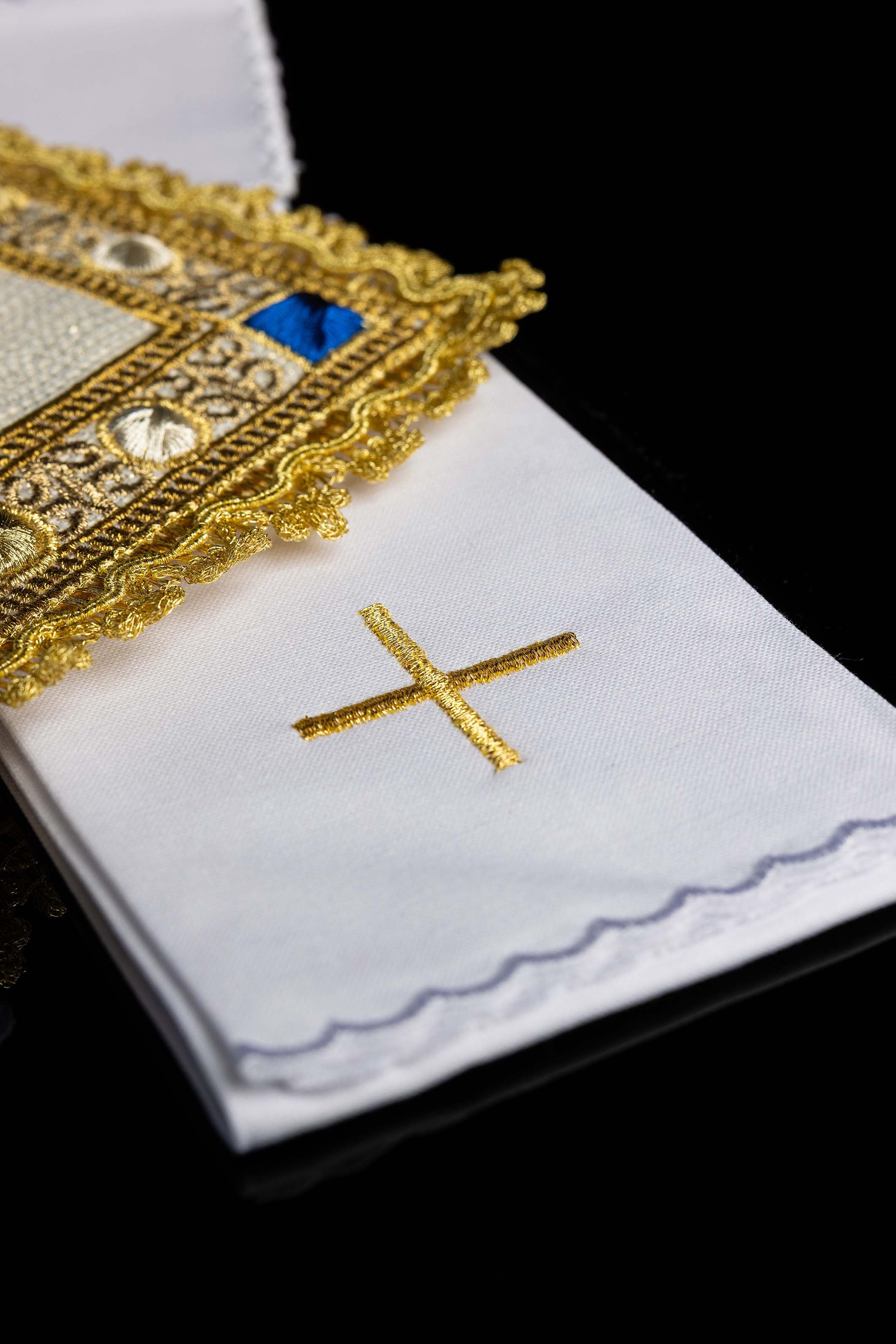 Servizio da altare con simbolo mariano