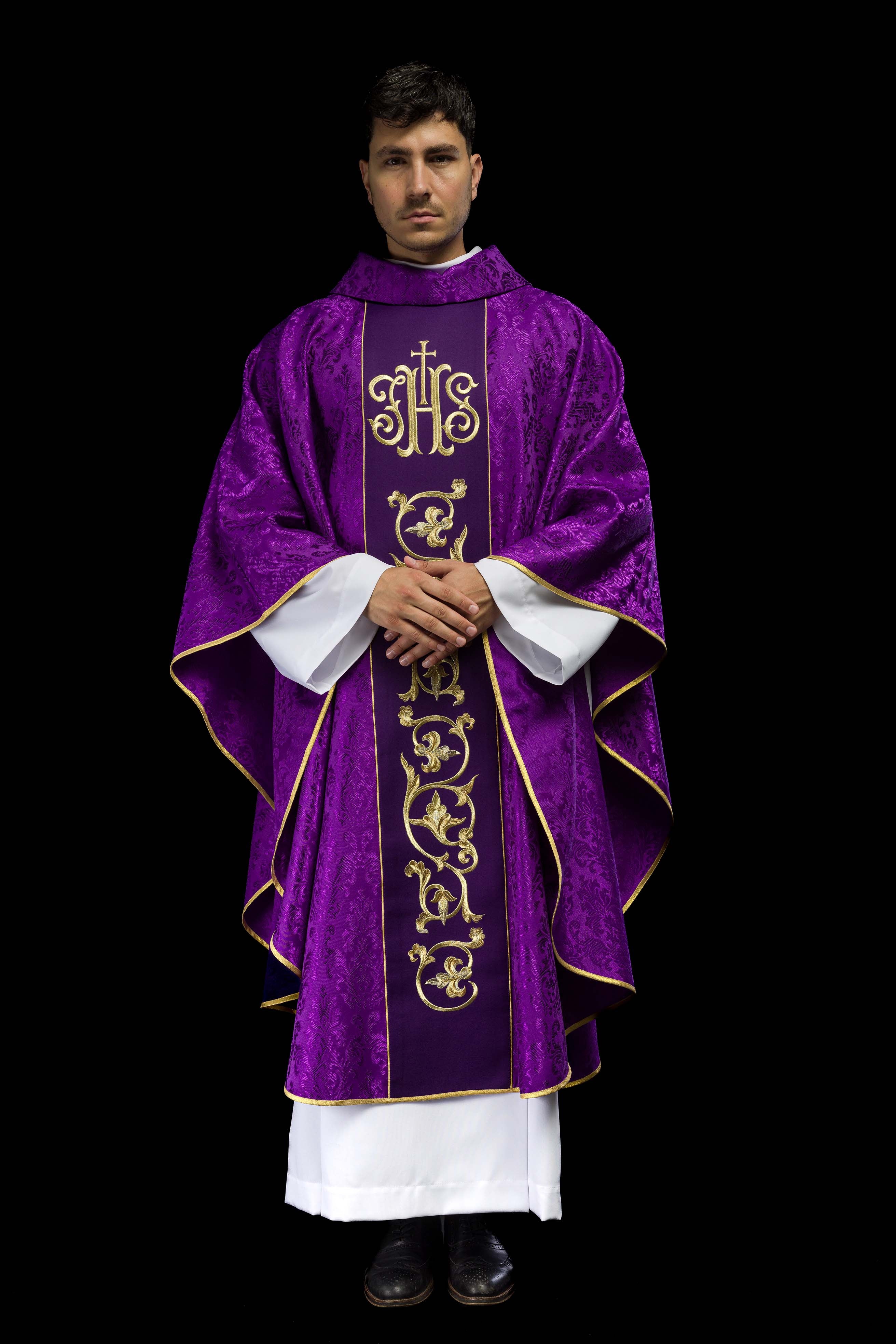 Casula liturgica viola con cintura IHS riccamente decorata
