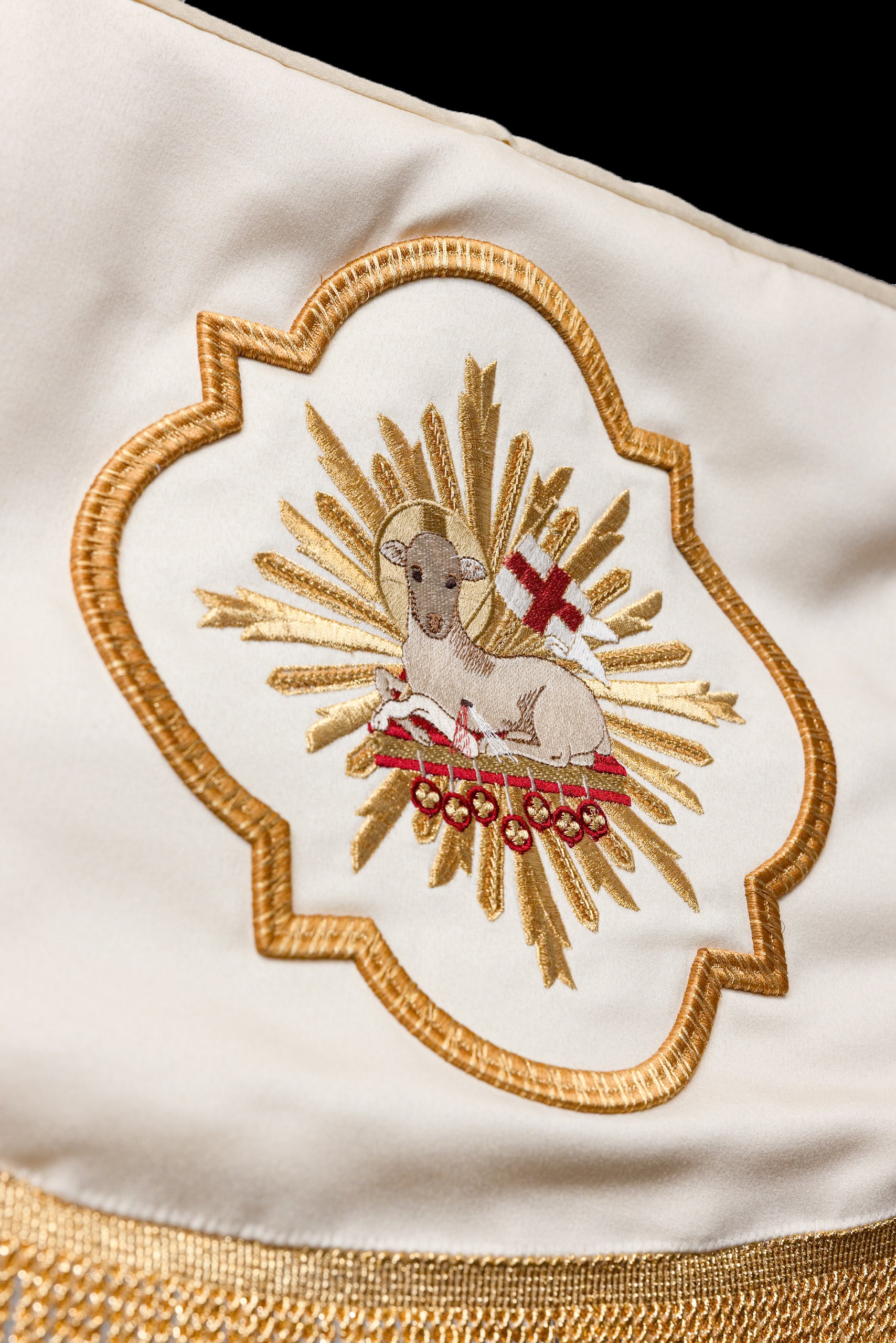 Baldacchino ricamato