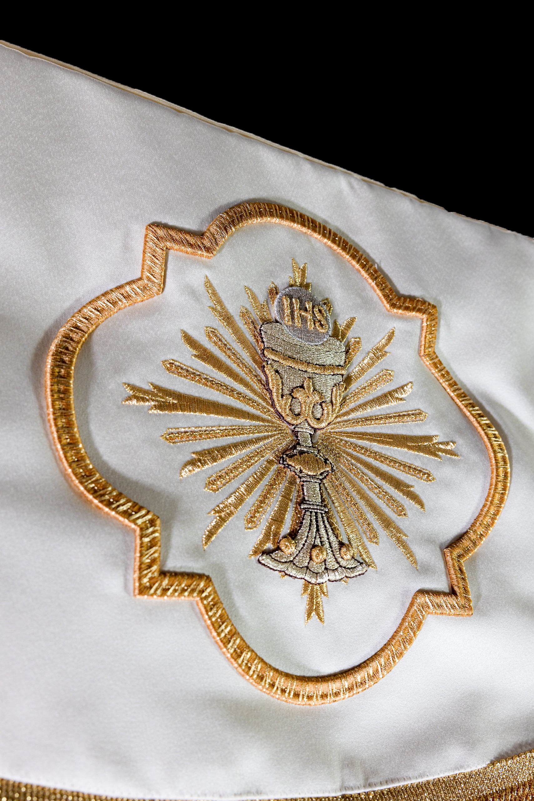 Baldacchino ricamato