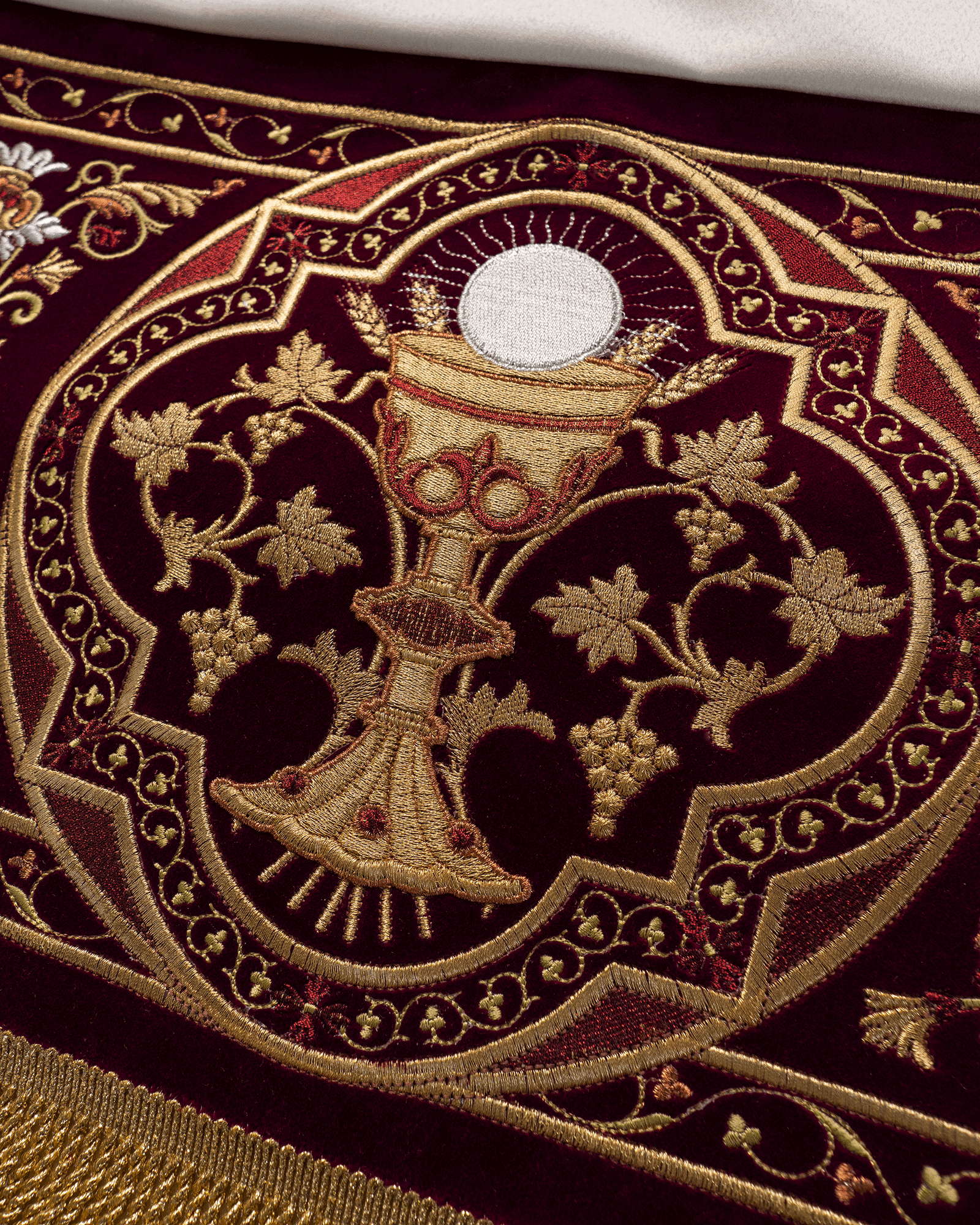 Baldacchino per 6 aste, ricamato su velluto KBA/004/05/20/PA 150*250 AKSAMIT BORDO - PERILPRETE.IT