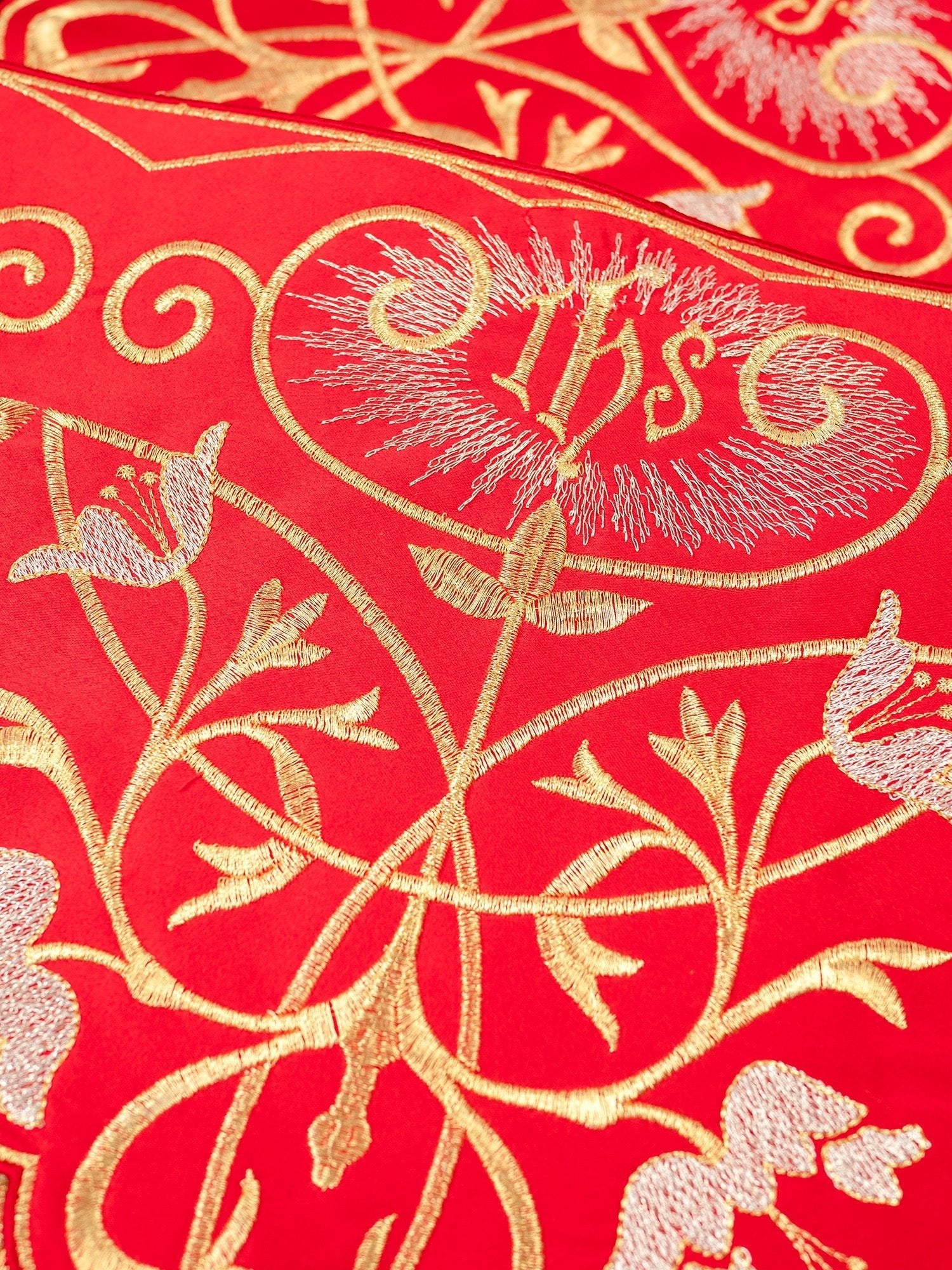 Balza per tovaglia d'altare con monogramma IHS a colori rosso KOM/037/02 27cm 3,5m - PERILPRETE.IT
