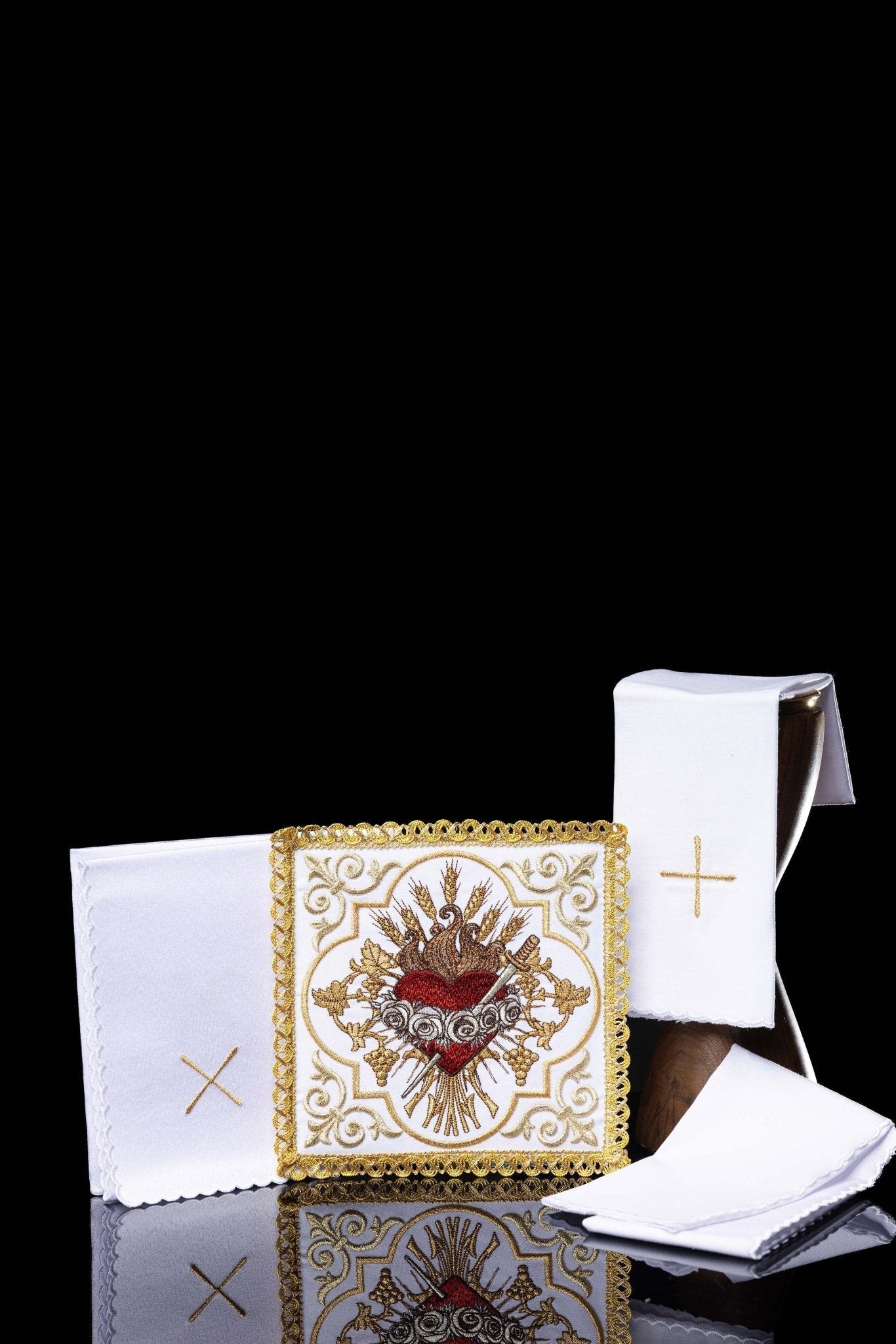 Biancheria per calice ricamata con il Sacro Cuore di Maria KK/5009 - PERILPRETE.IT