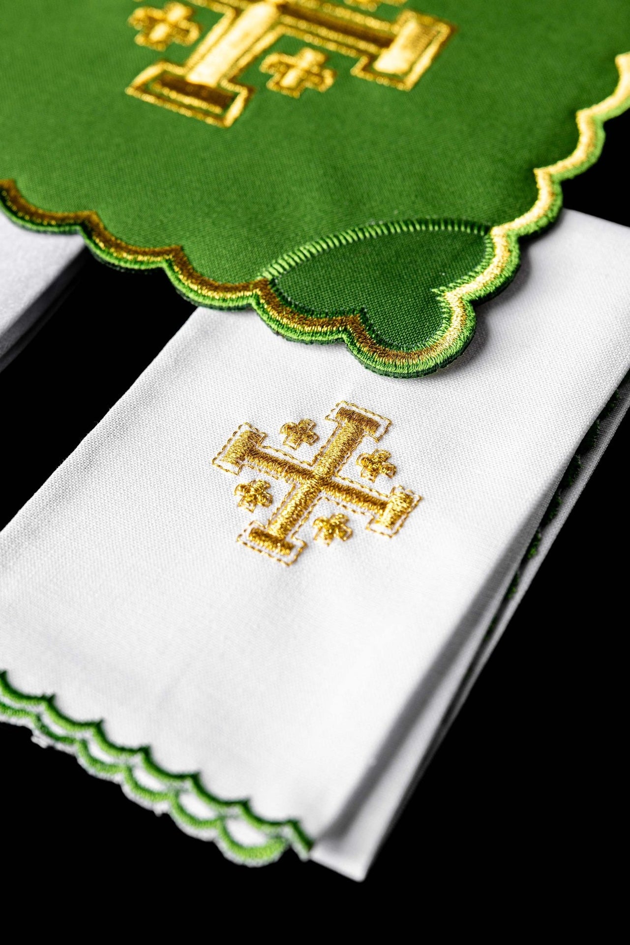 Bielizna kielichowa haftowana Krzyż Jerozolimski