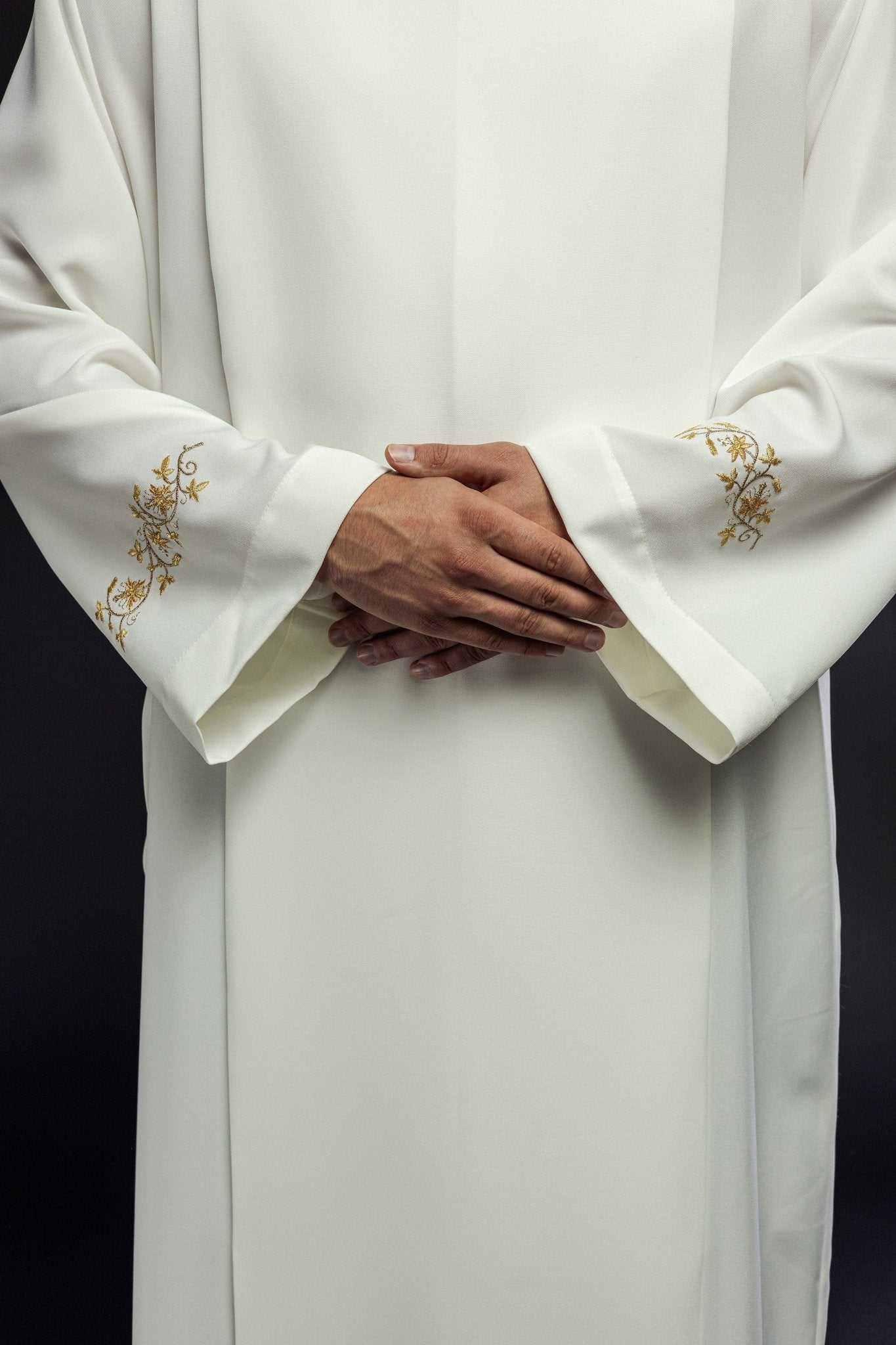 Camice Sacerdotale ricamato con collo alto Ecru KAB/005/05/12 135cm/164cm - PERILPRETE.IT