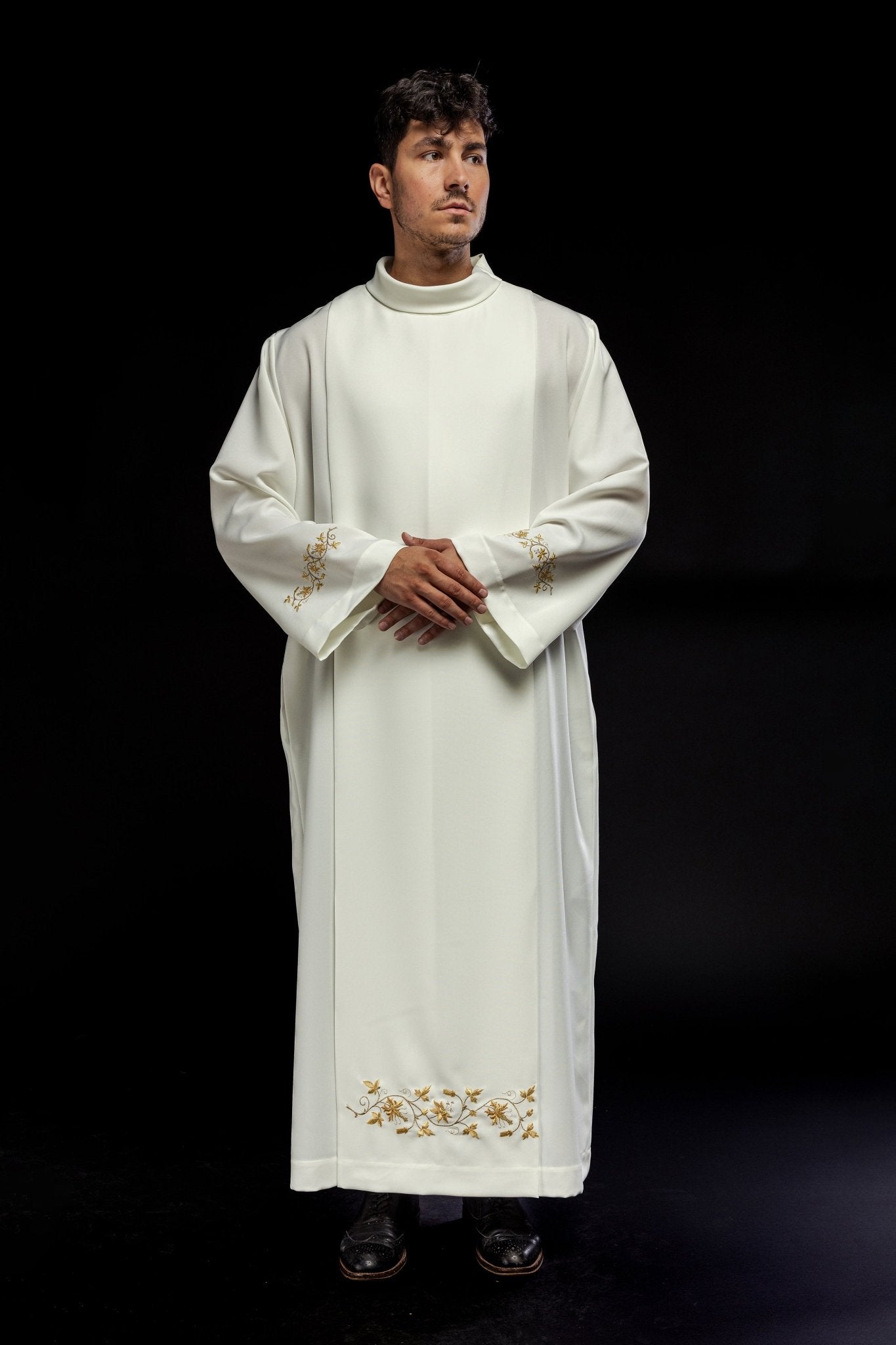 Camice Sacerdotale ricamato con collo alto Ecru KAB/005/05/12 135cm/164cm - PERILPRETE.IT
