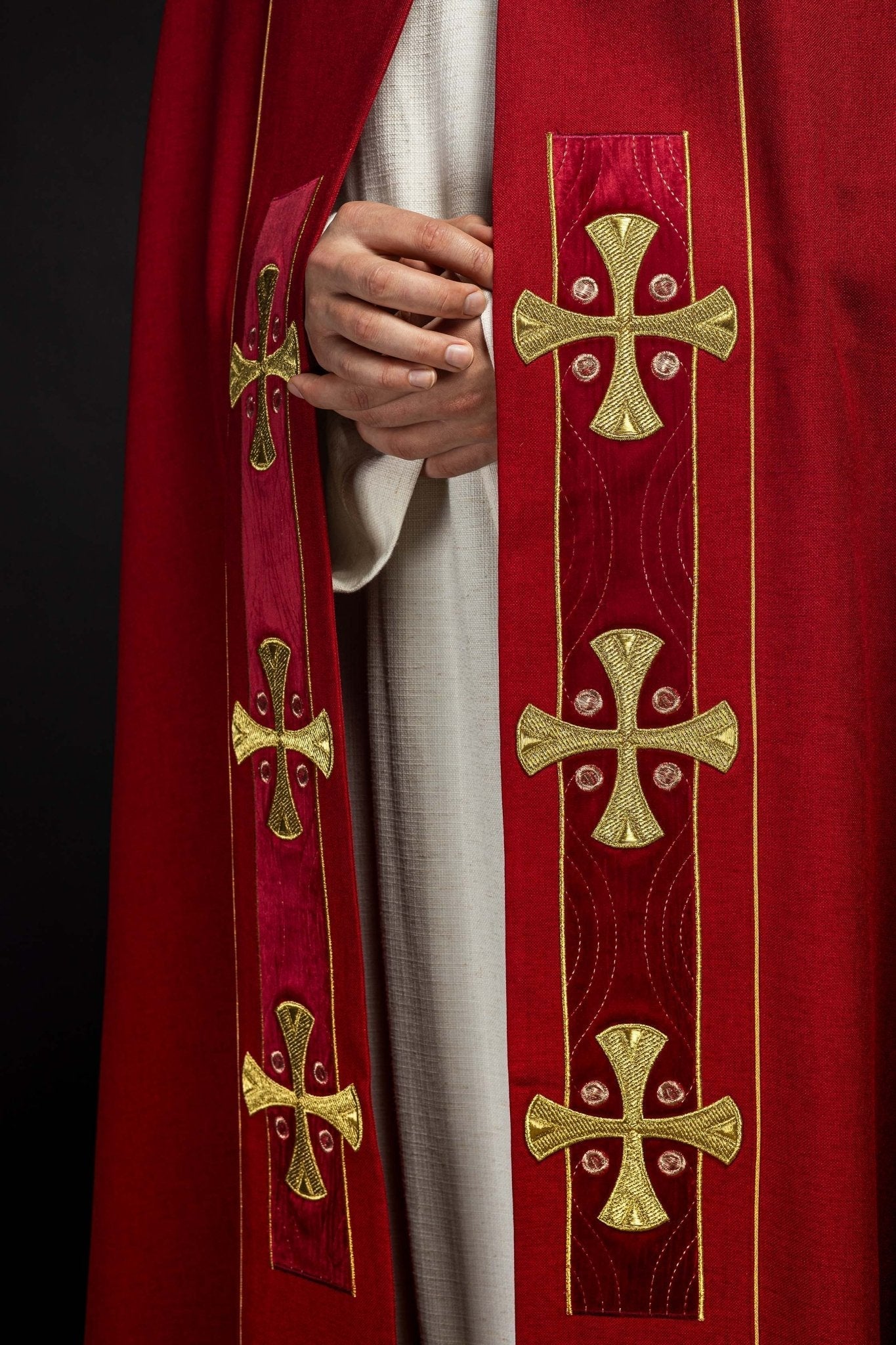 Capa in croci d'oro ricamate e velluto rosso S - 3068 - 02 - 70 150cm - PERILPRETE.IT