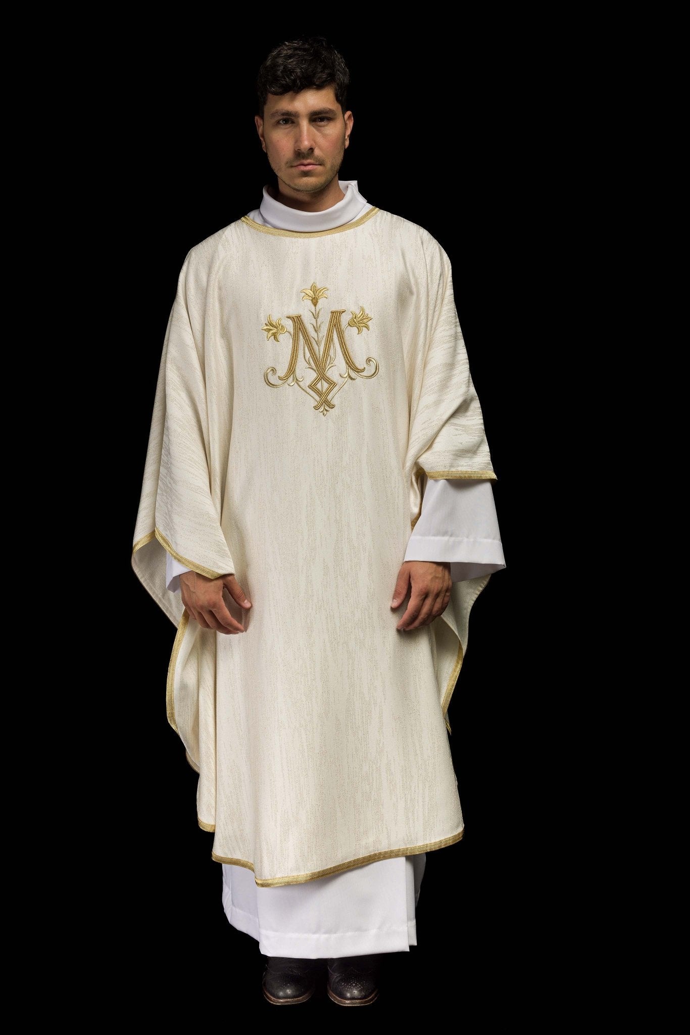 Casula color ecru con motivo mariano ricamato su tessuto decorativo KOA/004/05/99 - PERILPRETE.IT