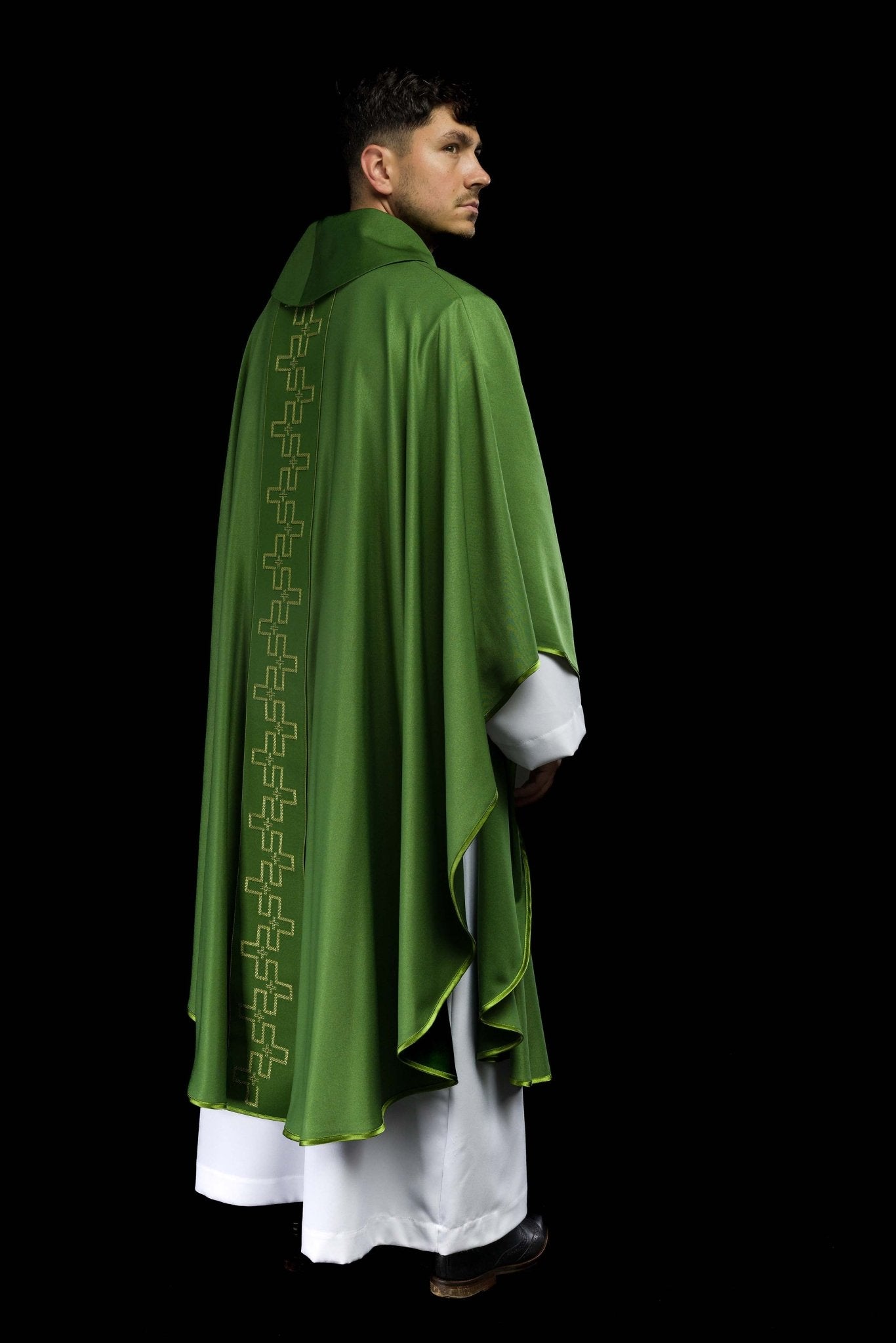 Casula con cintura riccamente ricamata con ricamo a croce in verde S-7060-01-53 - PERILPRETE.IT