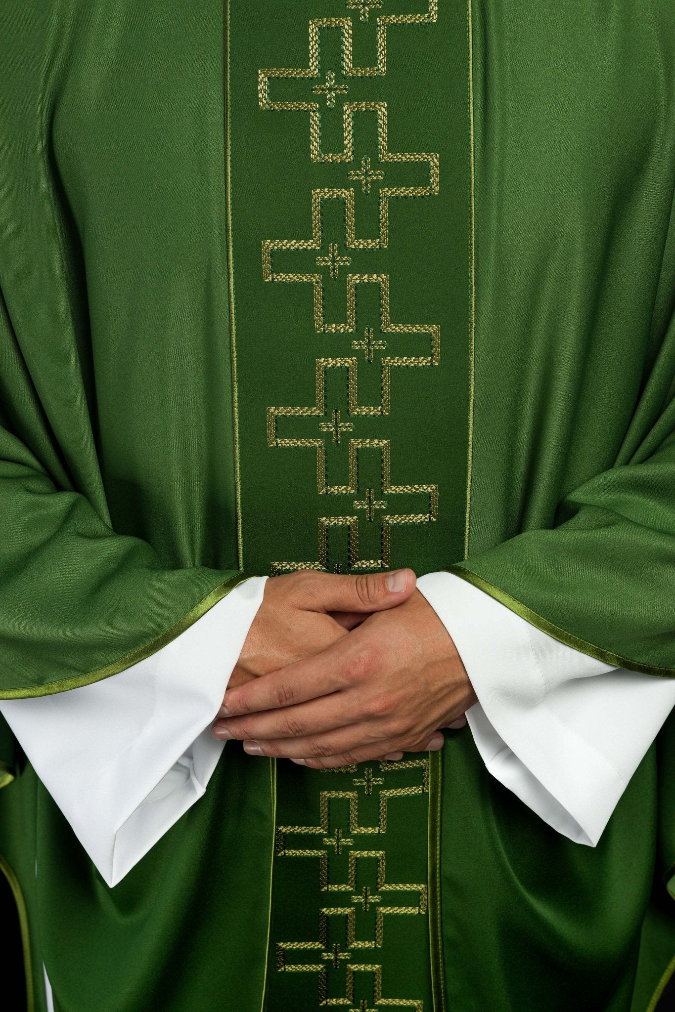 Casula con cintura riccamente ricamata con ricamo a croce in verde S-7060-01-53 - PERILPRETE.IT