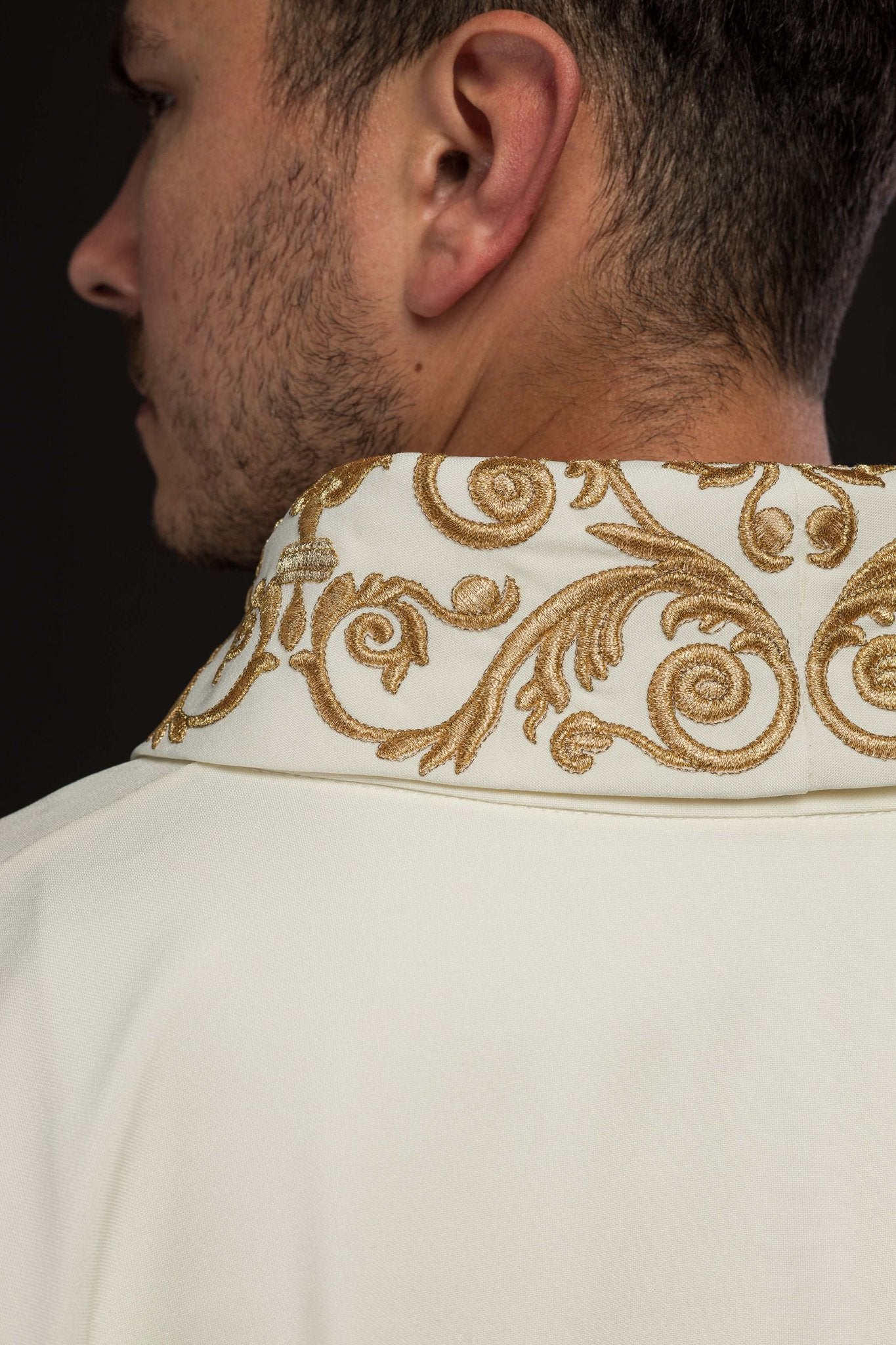 Casula con decorazioni e motivo IHS KOR/157/05/01 ECRU - PERILPRETE.IT