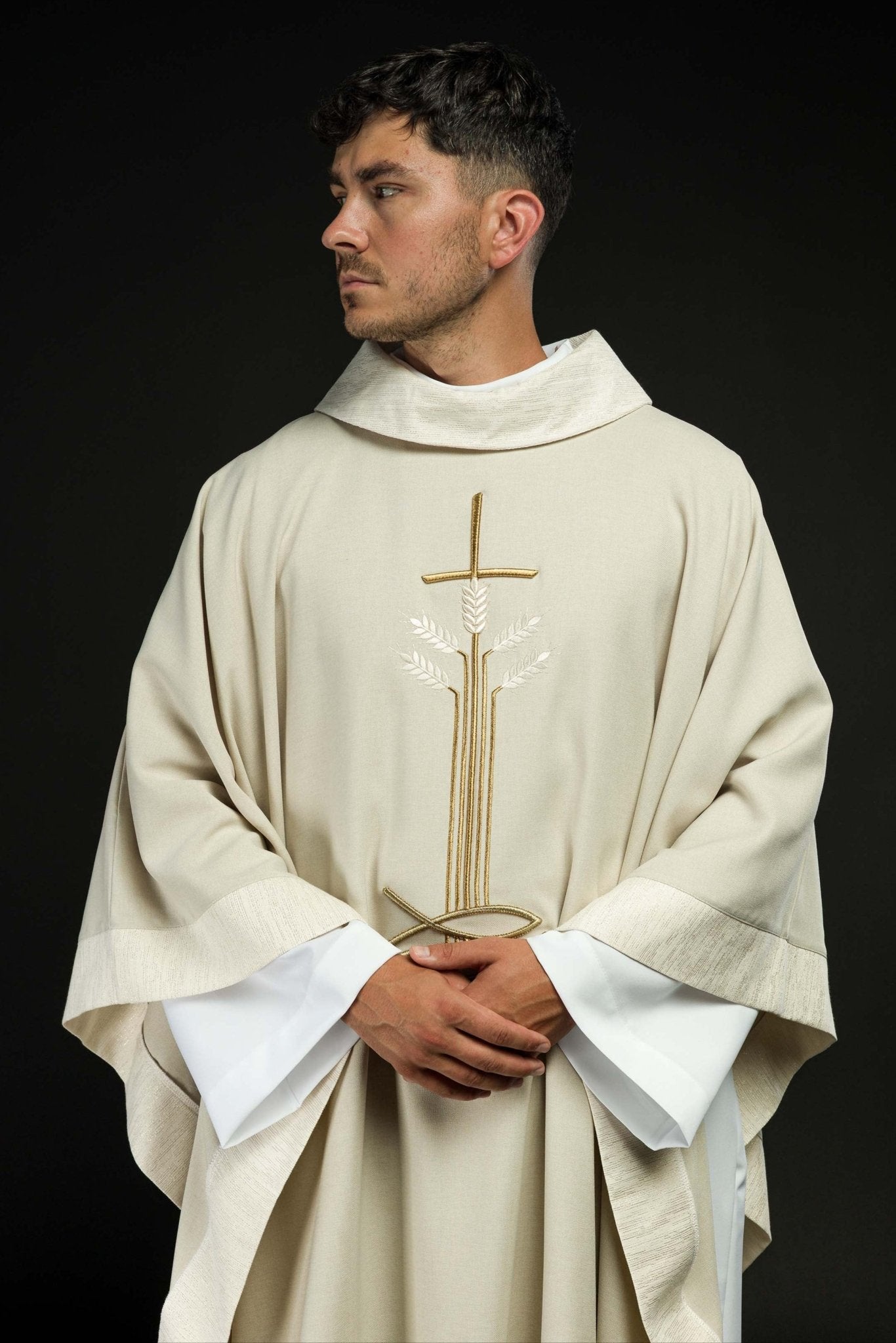 Casula con motivo di croce, orecchie e pesce S-7063-05-70 - PERILPRETE.IT