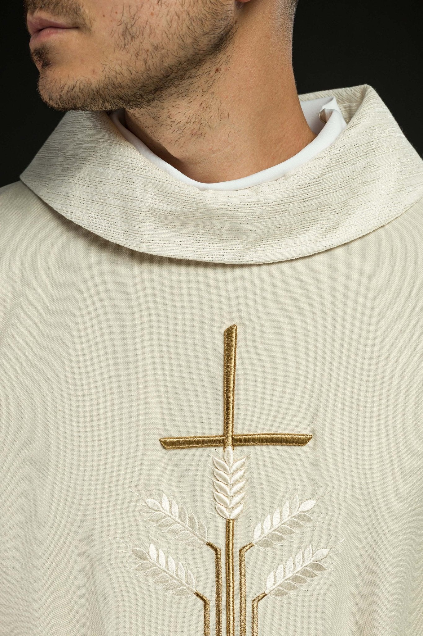 Casula con motivo di croce, orecchie e pesce S-7063-05-70 - PERILPRETE.IT