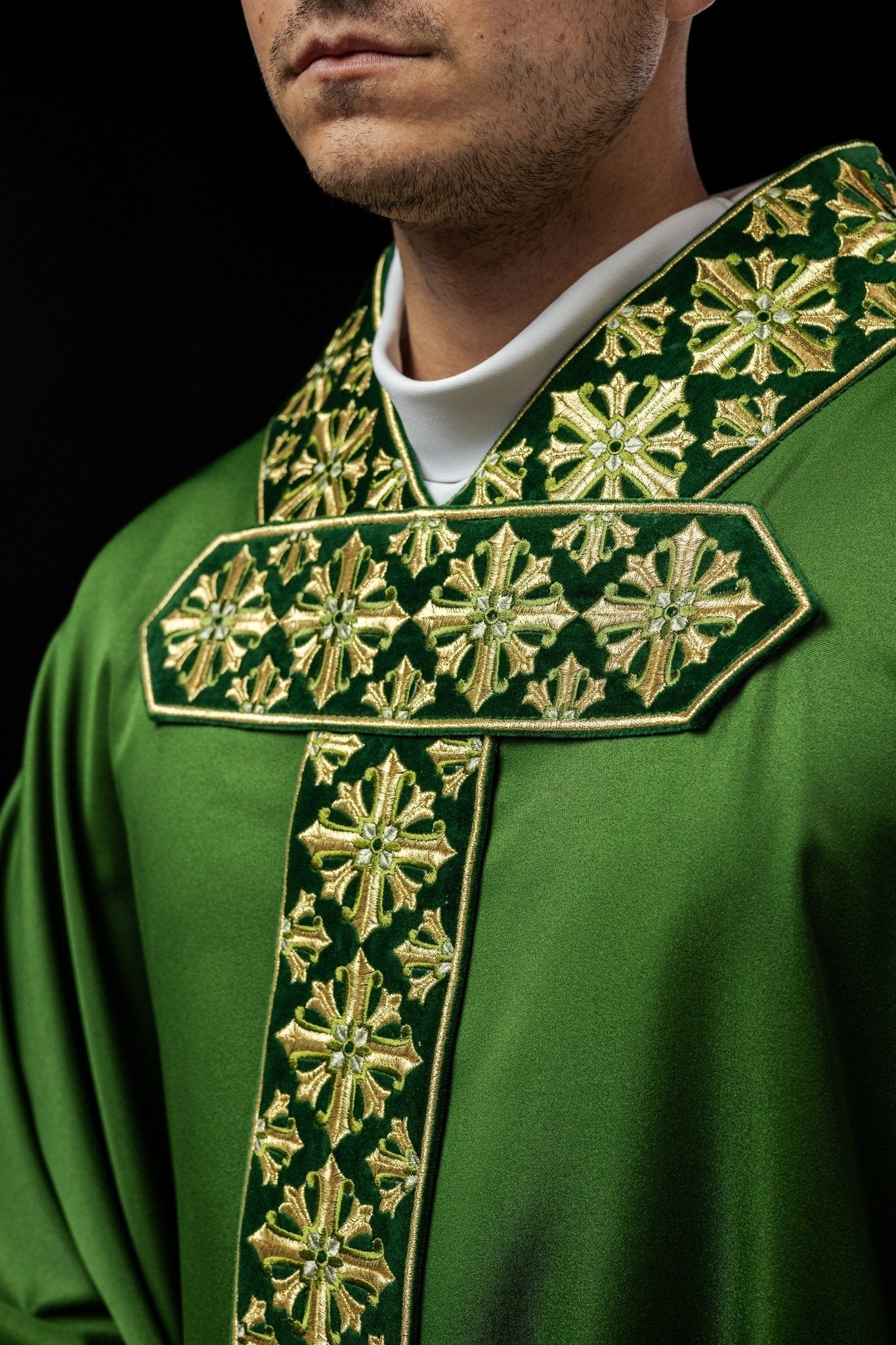 Casula con ricamo lucido in colore verde LE/7026/01 - PERILPRETE.IT