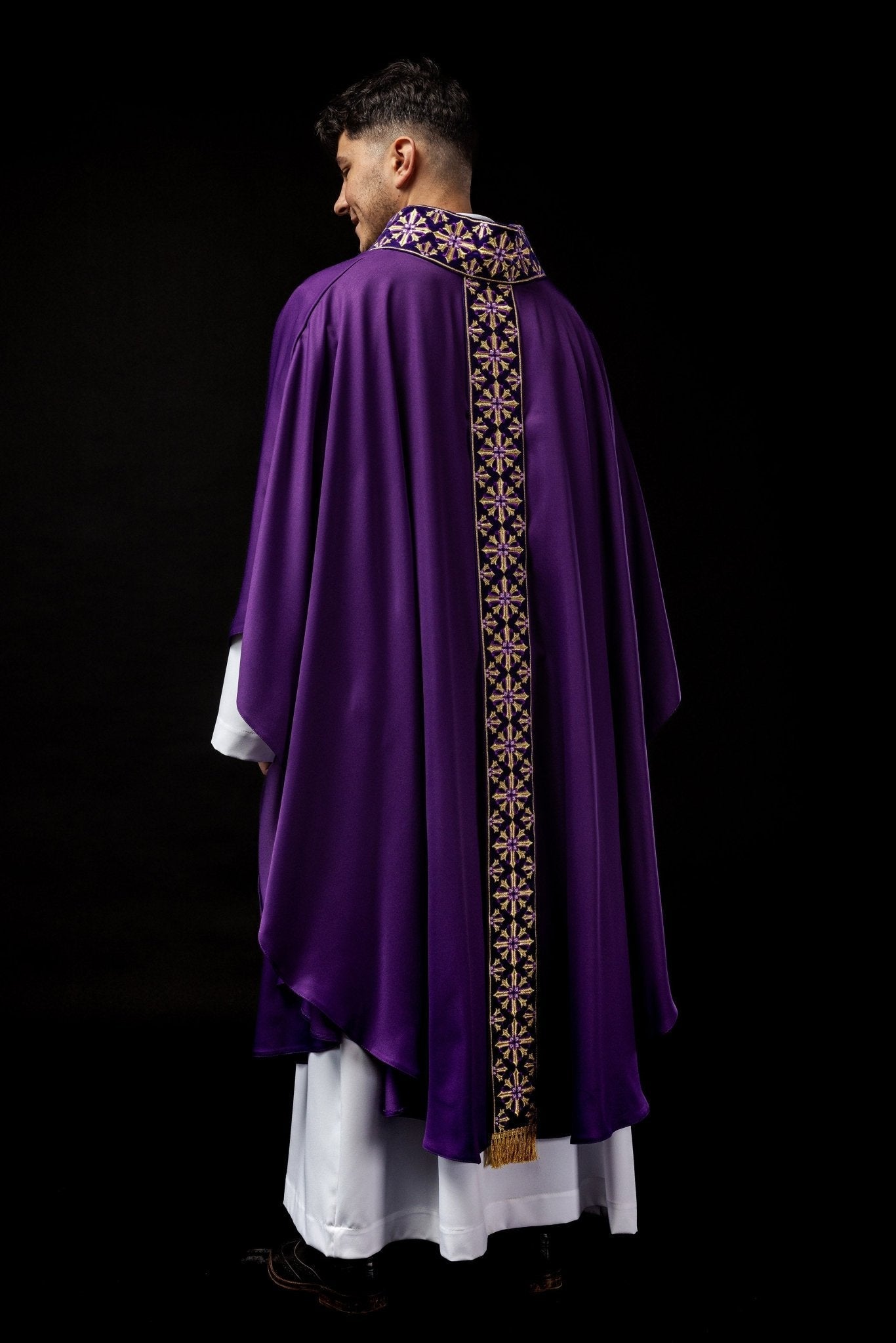 Casula con ricamo lucido in colore viola LE/7026/03 - PERILPRETE.IT