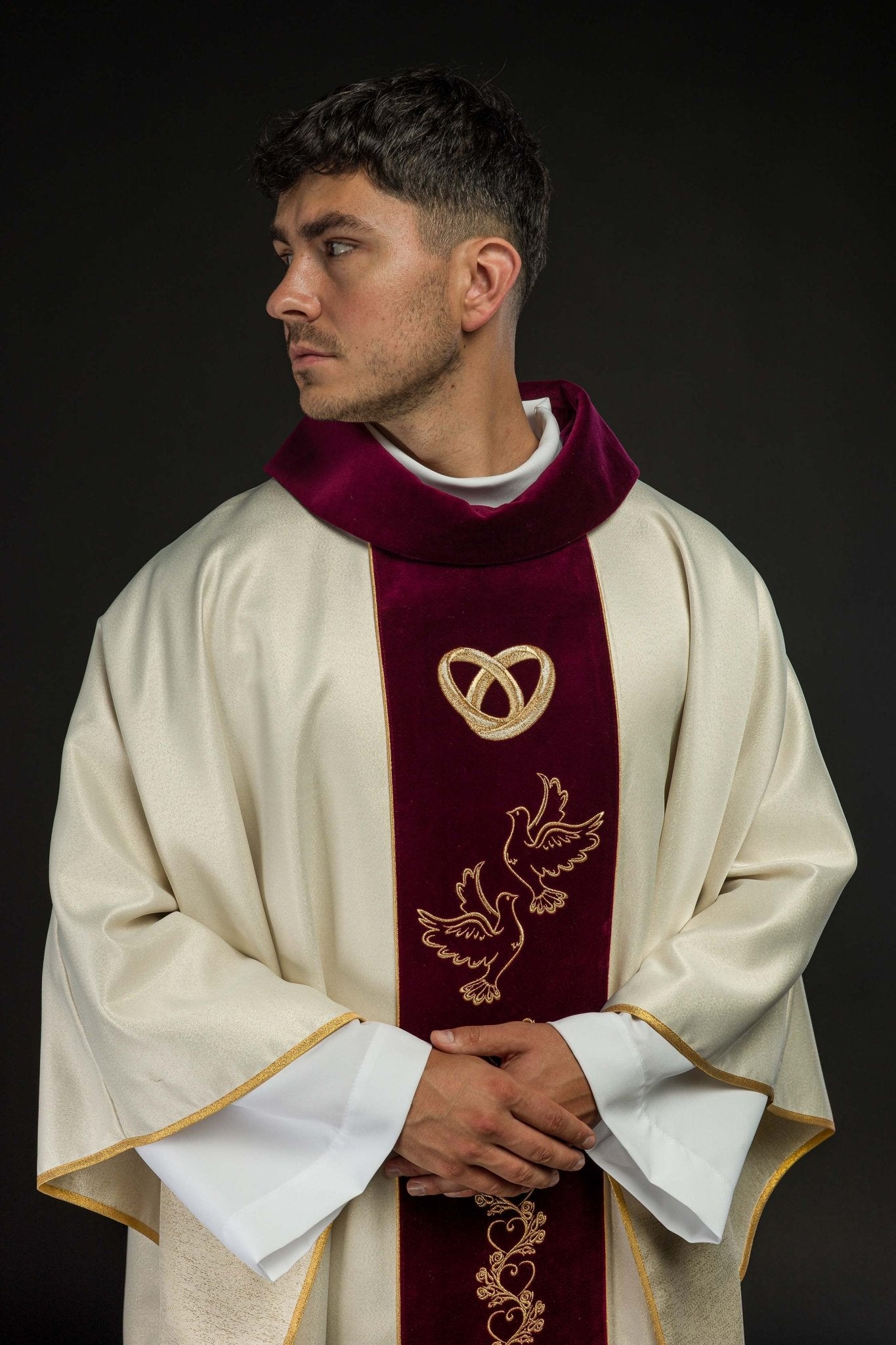 Casula da sposa color écru con fascia in velluto rosso KOR/283/05/54/PA ECRU - PERILPRETE.IT