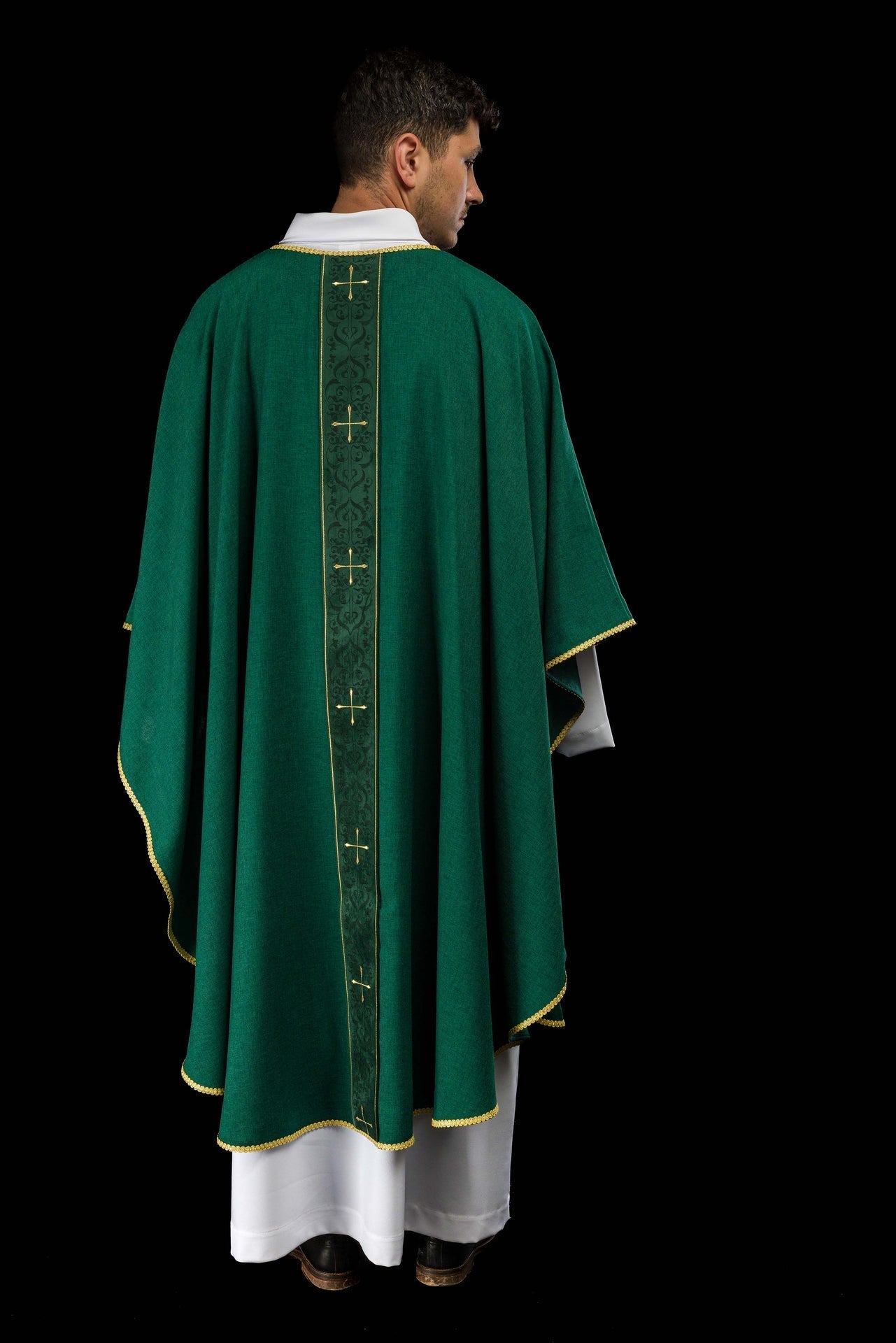 Casula di colore verde con fascia ricamata a croci LE/7074/01 - PERILPRETE.IT