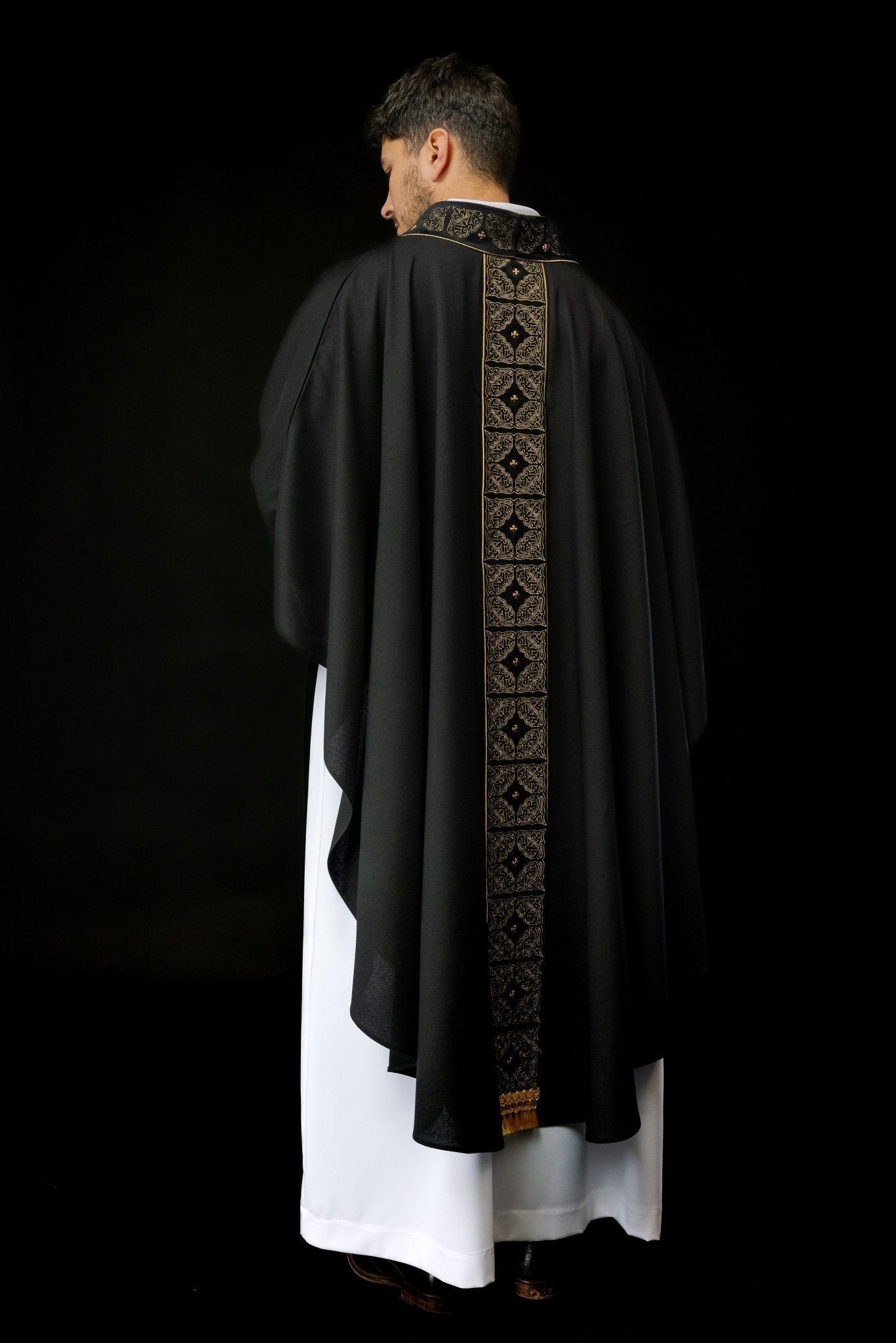 Casula funebre ricamata in nero S - 7057 - 07 - 70 - PERILPRETE.IT