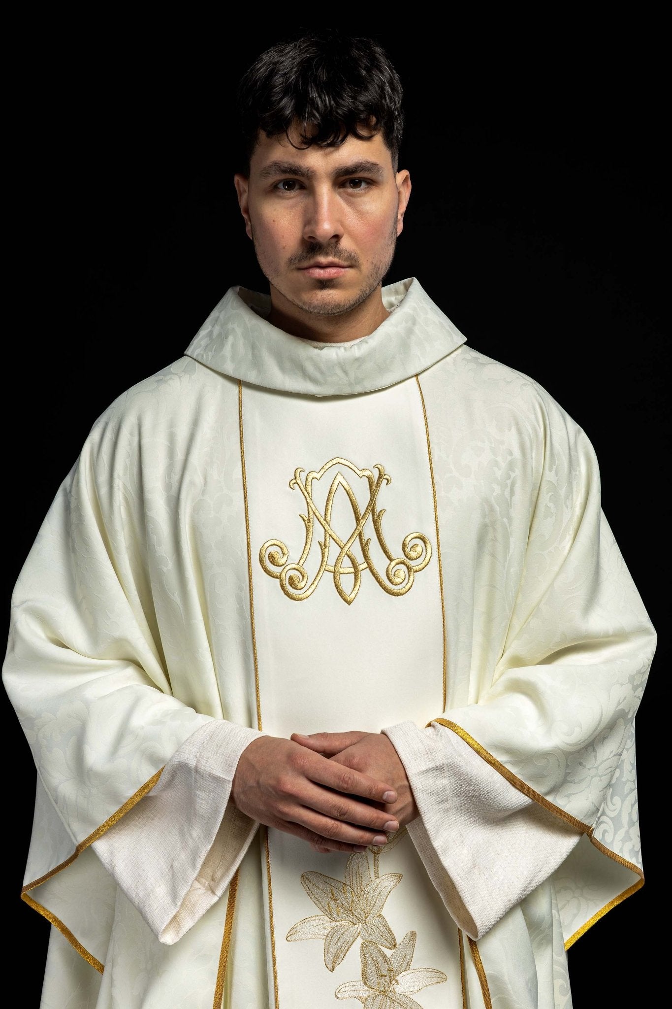 Casula liturgica mariana con gigli ricamati S - 7058 - 05 - 81 - PERILPRETE.IT