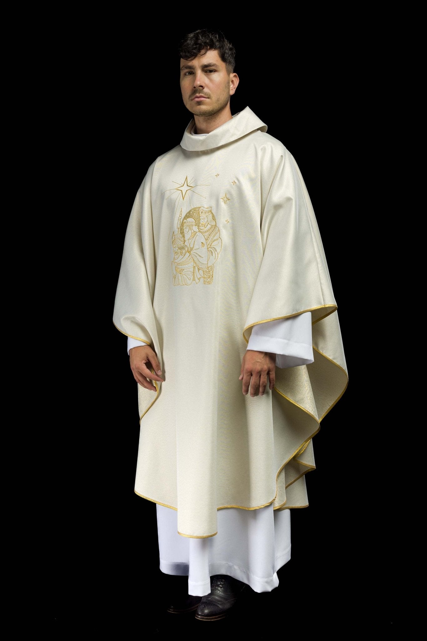 Casula lucida con ricamo dorato e immagine dei Re Magi KDT/7011/05/54 ECRU - PERILPRETE.IT