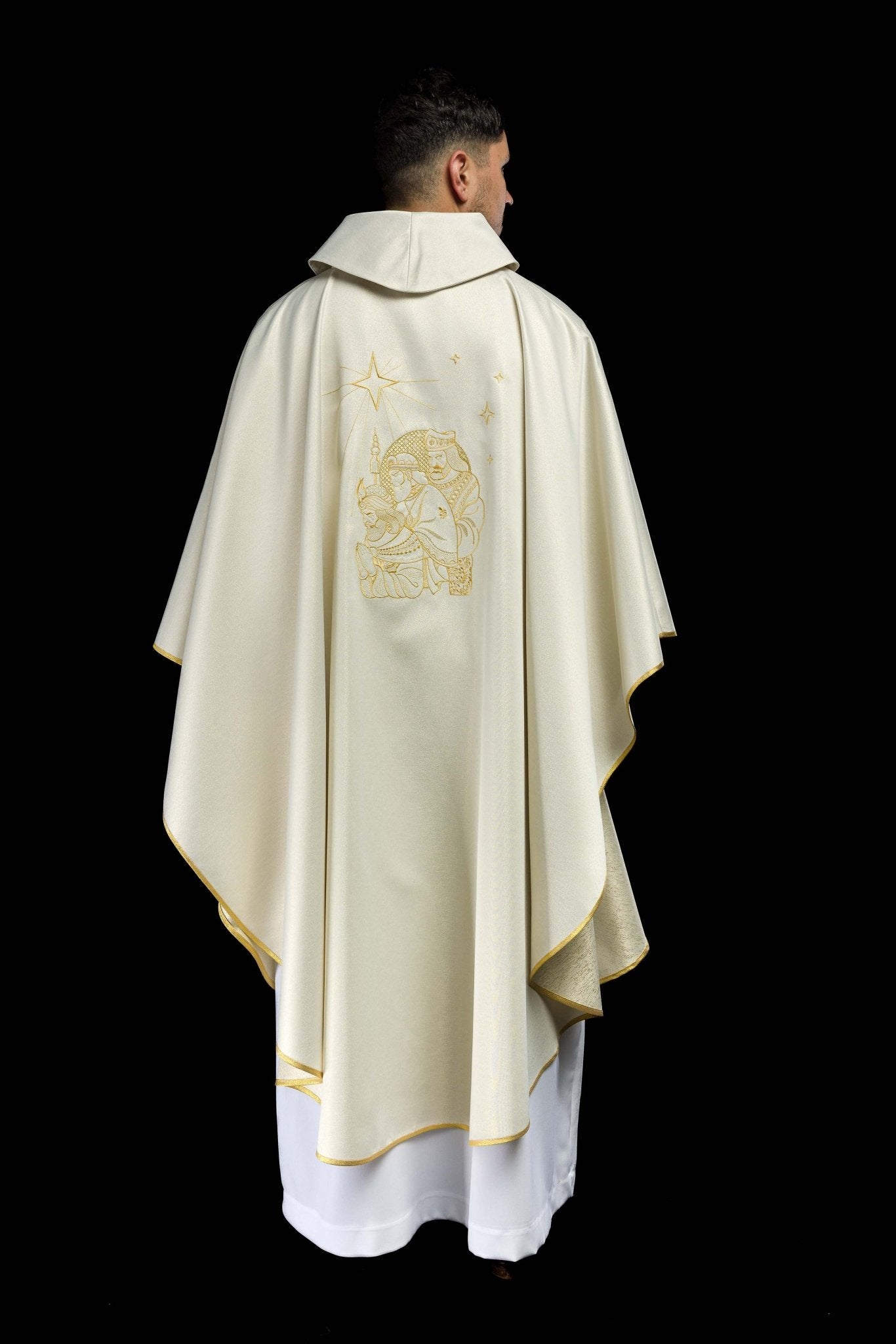 Casula lucida con ricamo dorato e immagine dei Re Magi KDT/7011/05/54 ECRU - PERILPRETE.IT