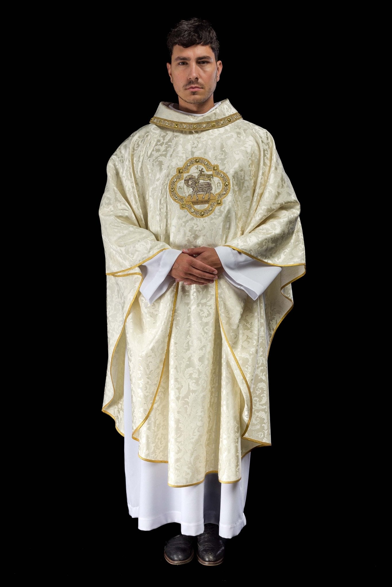 Casula ricamata agnello pasquale su tessuto decorativo S-7072-05-88 - PERILPRETE.IT