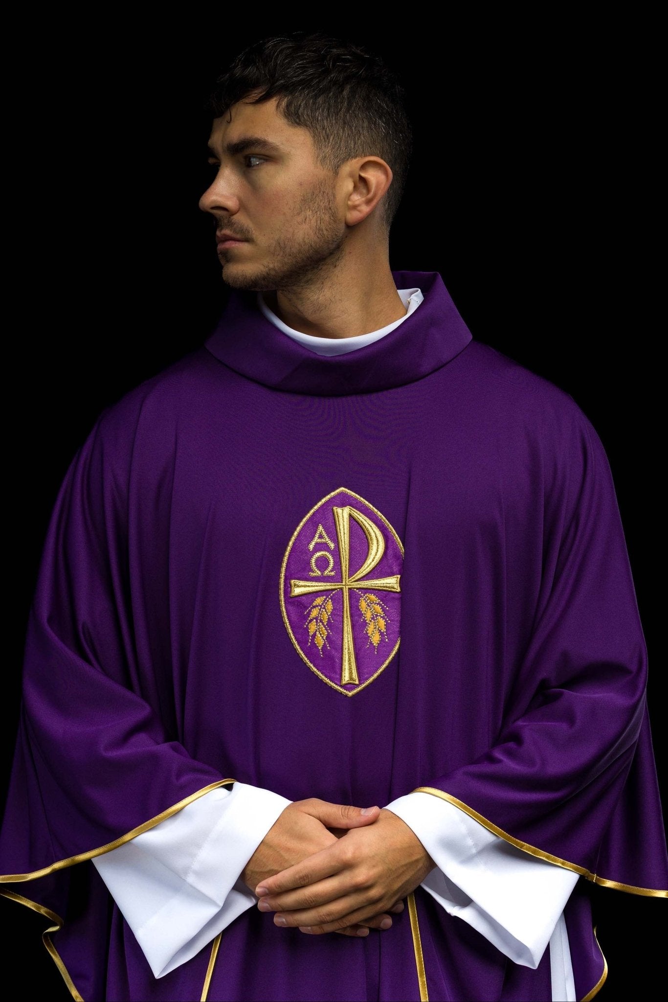Casula ricamata con croce viola, maglia leggera SACROLITE KOR/387/03/78 - PERILPRETE.IT