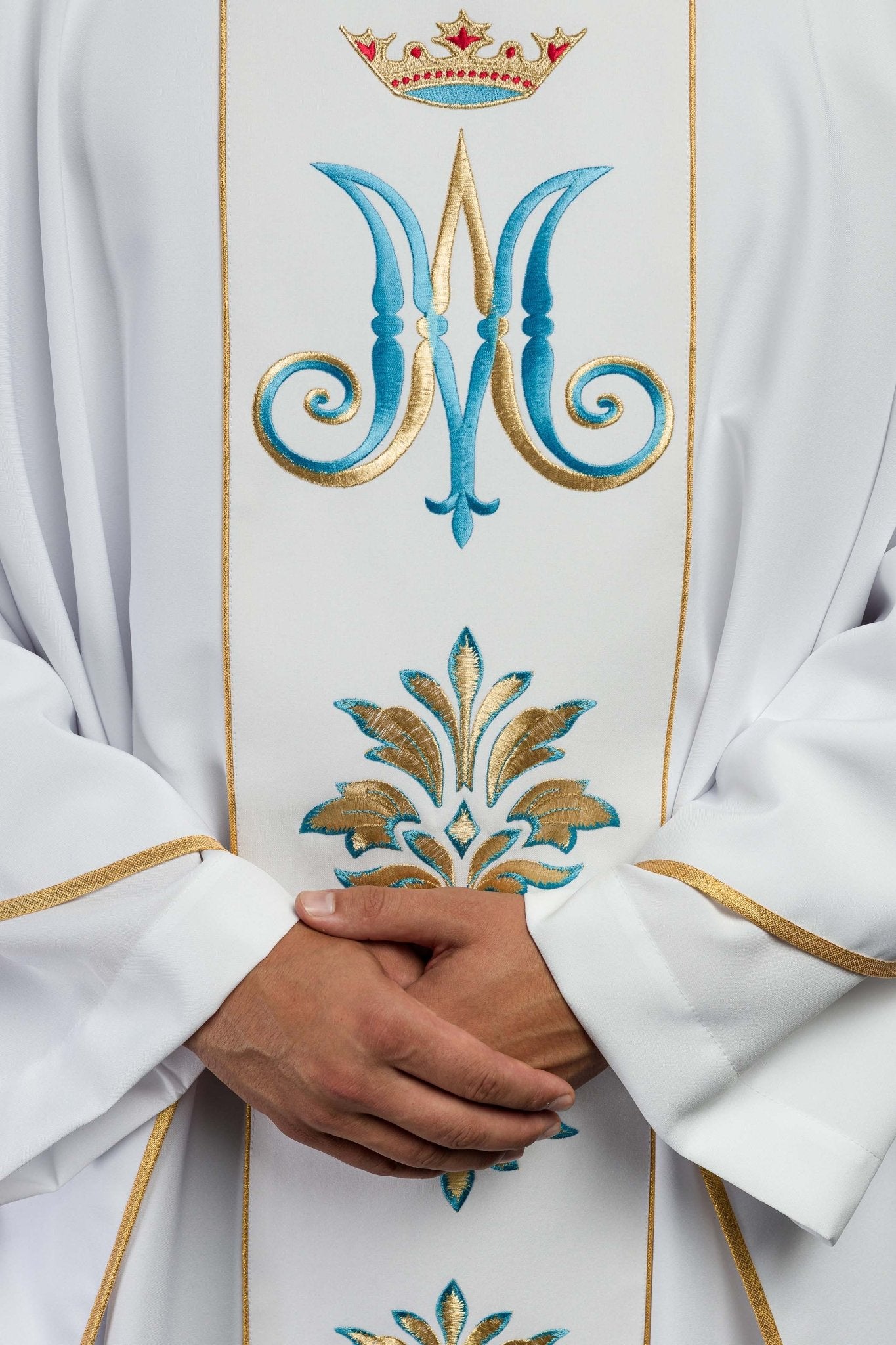 Casula ricamata con motivo mariano bianco KOR/061/04/01 BIAŁY - PERILPRETE.IT